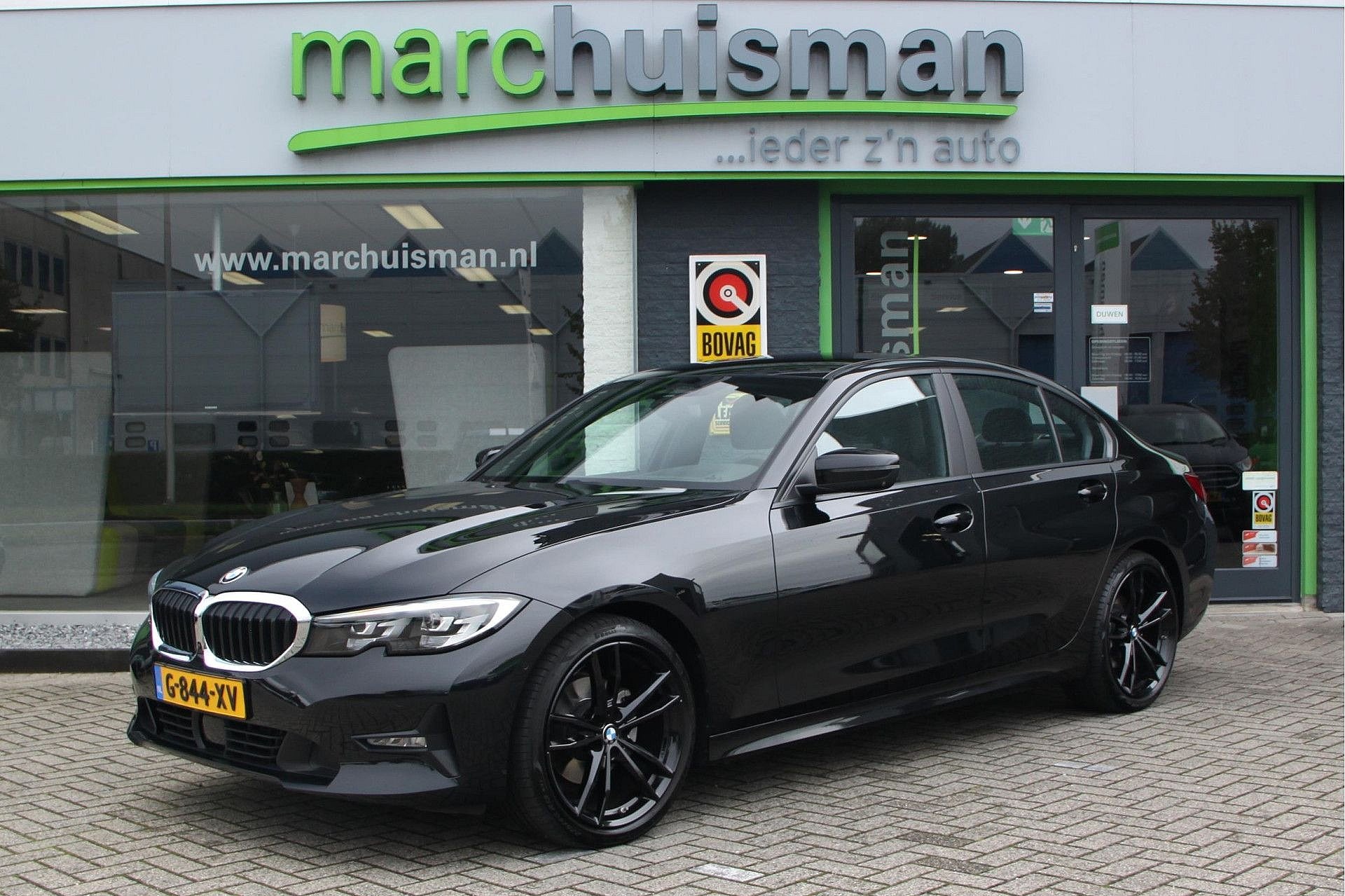 BMW 3 Serie 320i Executive Edition / DRIVING ASSISTANT / LEDER / 19INCH