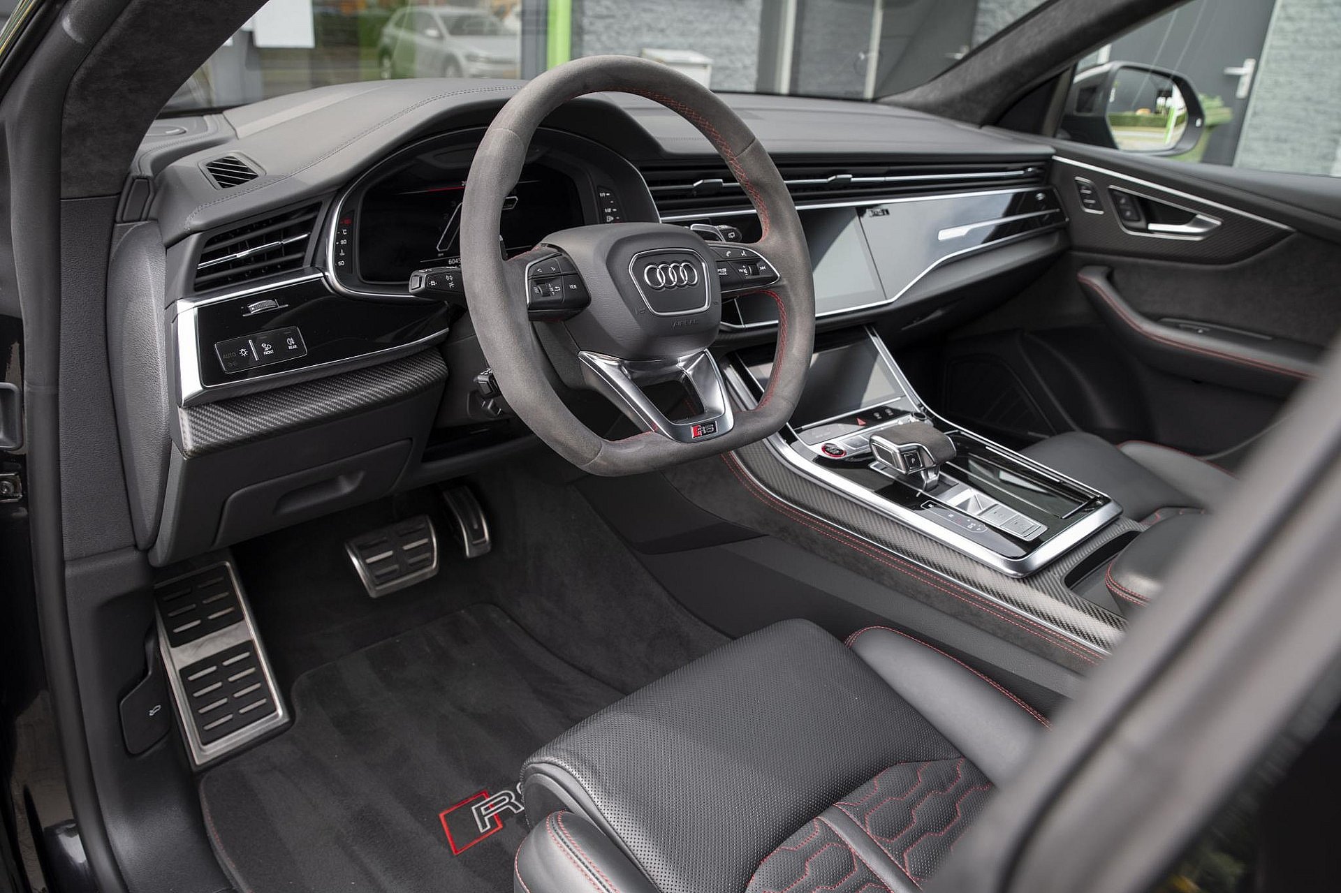 Audi RSQ8