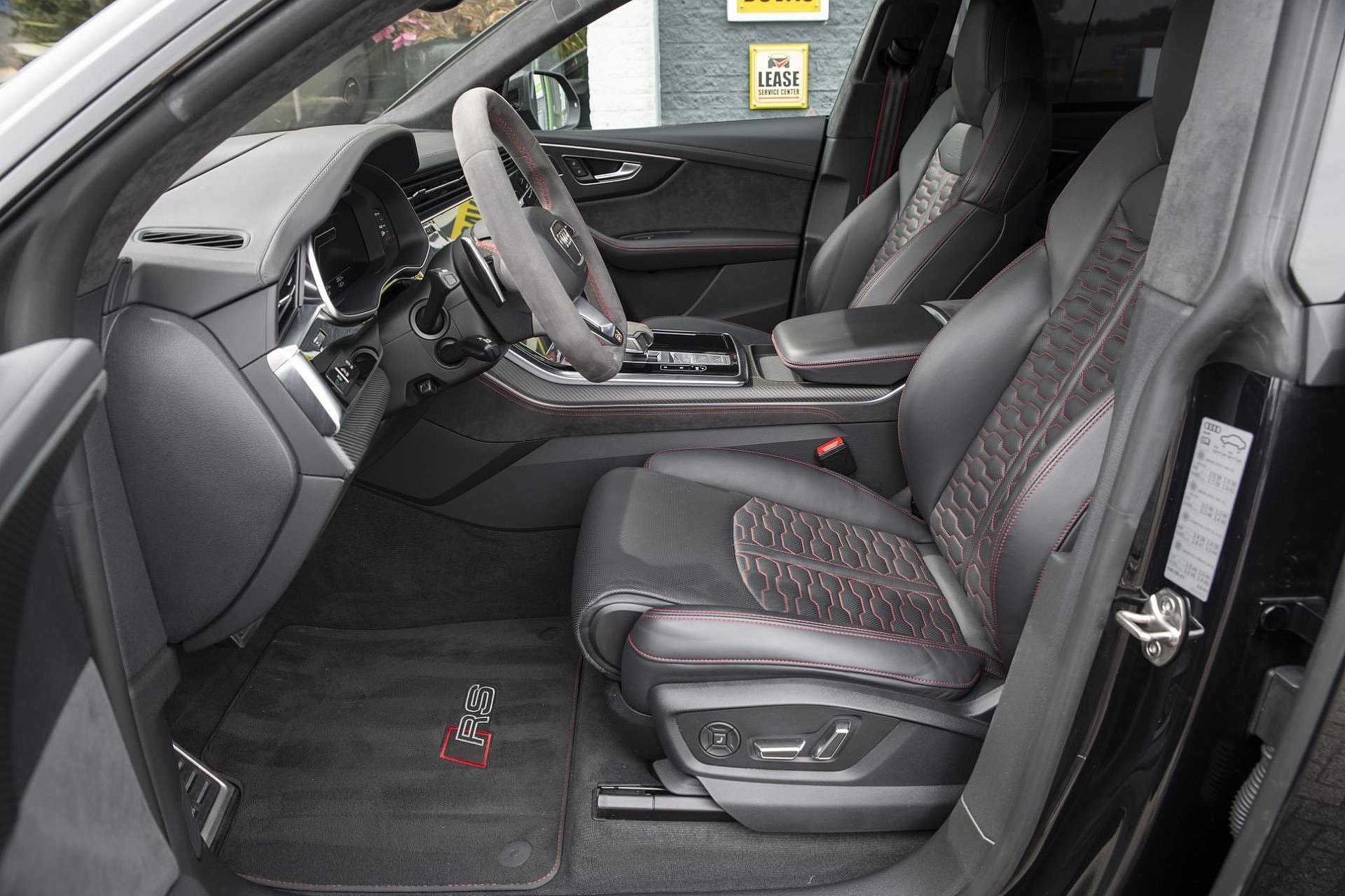 Audi RSQ8