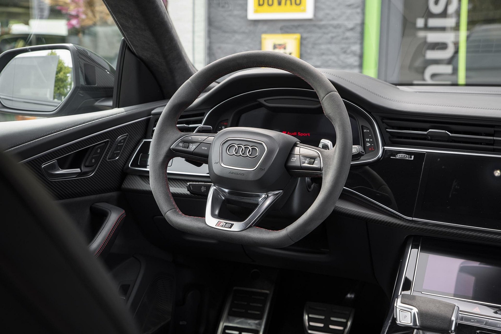 Audi RSQ8