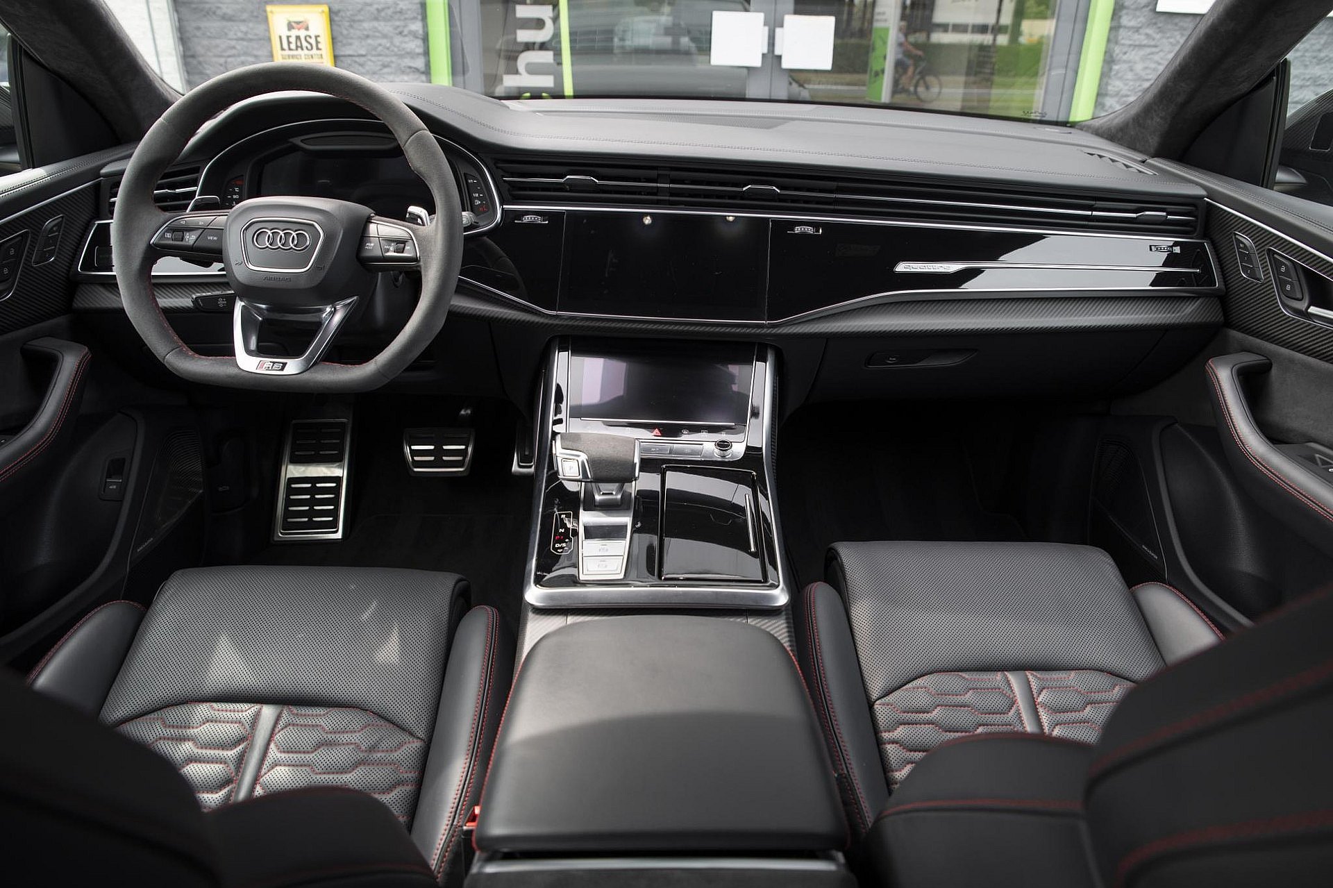 Audi RSQ8