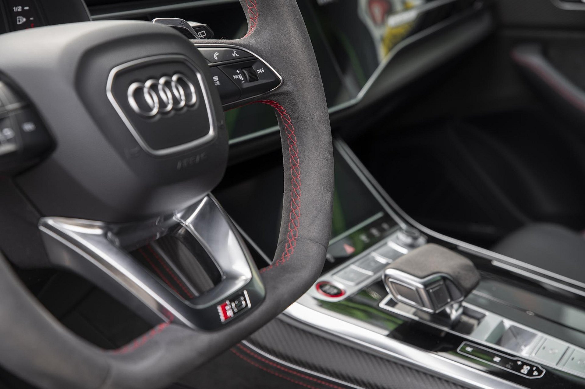 Audi RSQ8