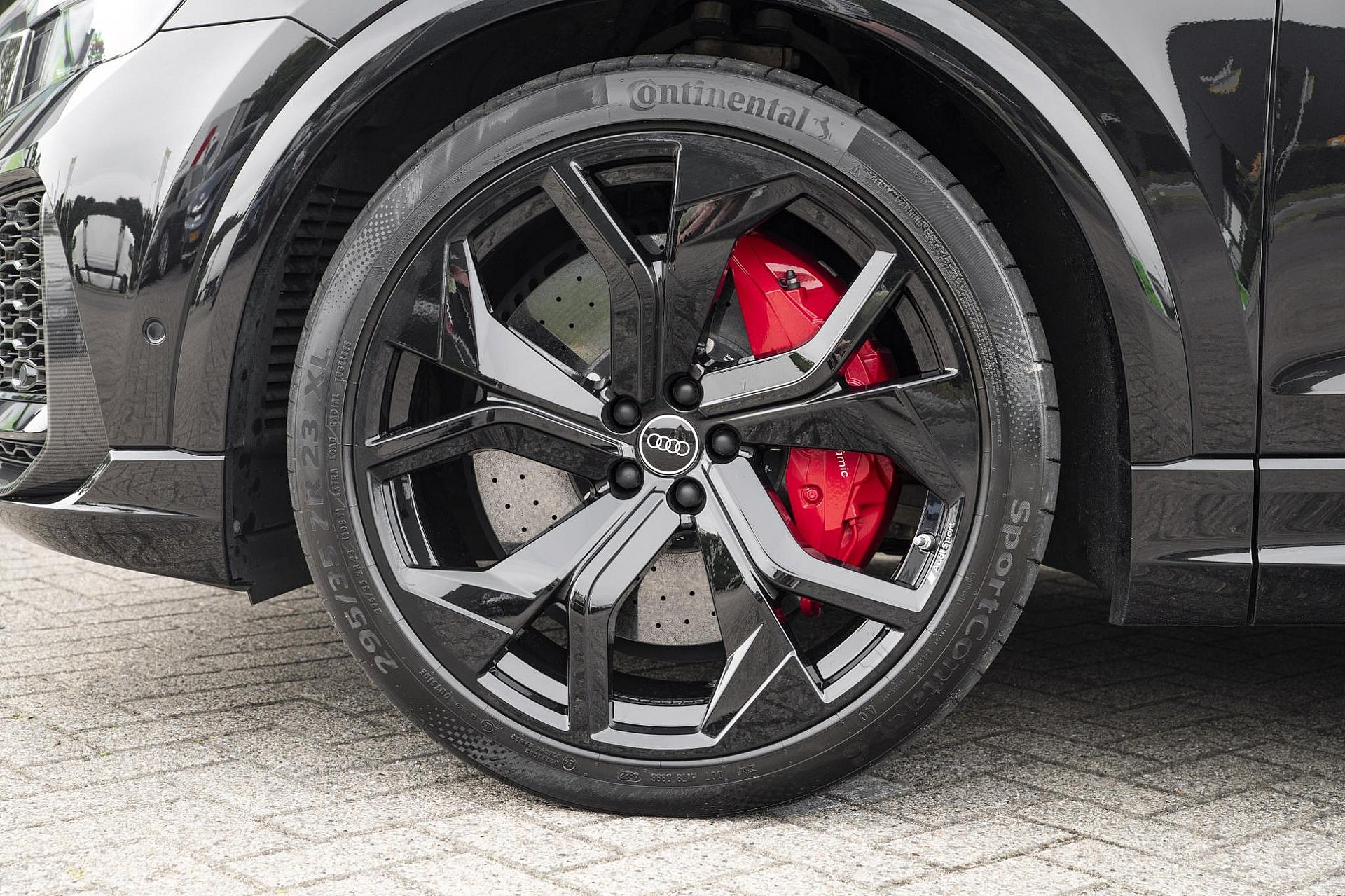 Audi RSQ8