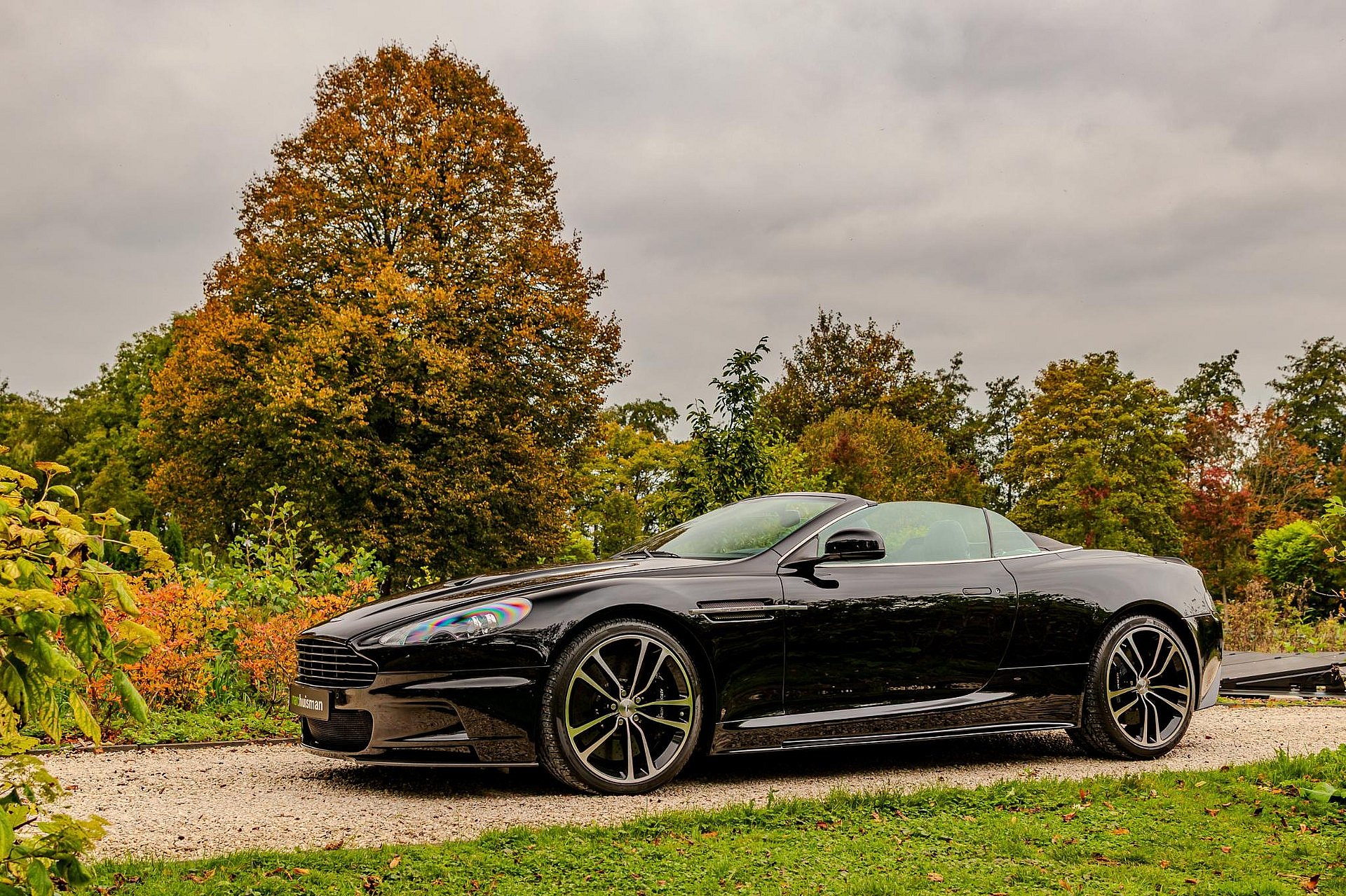Aston Martin DBS 