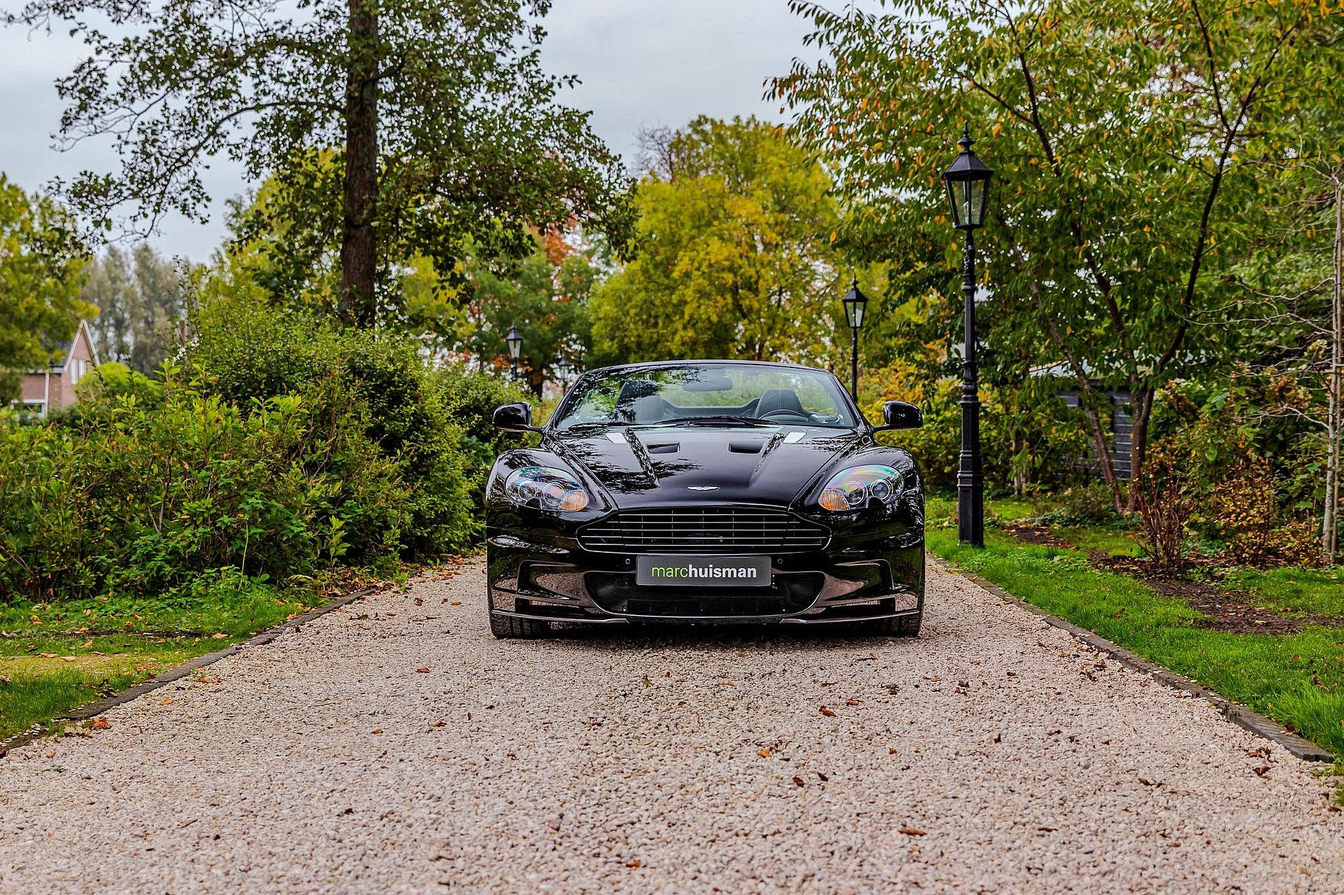 Aston Martin DBS 