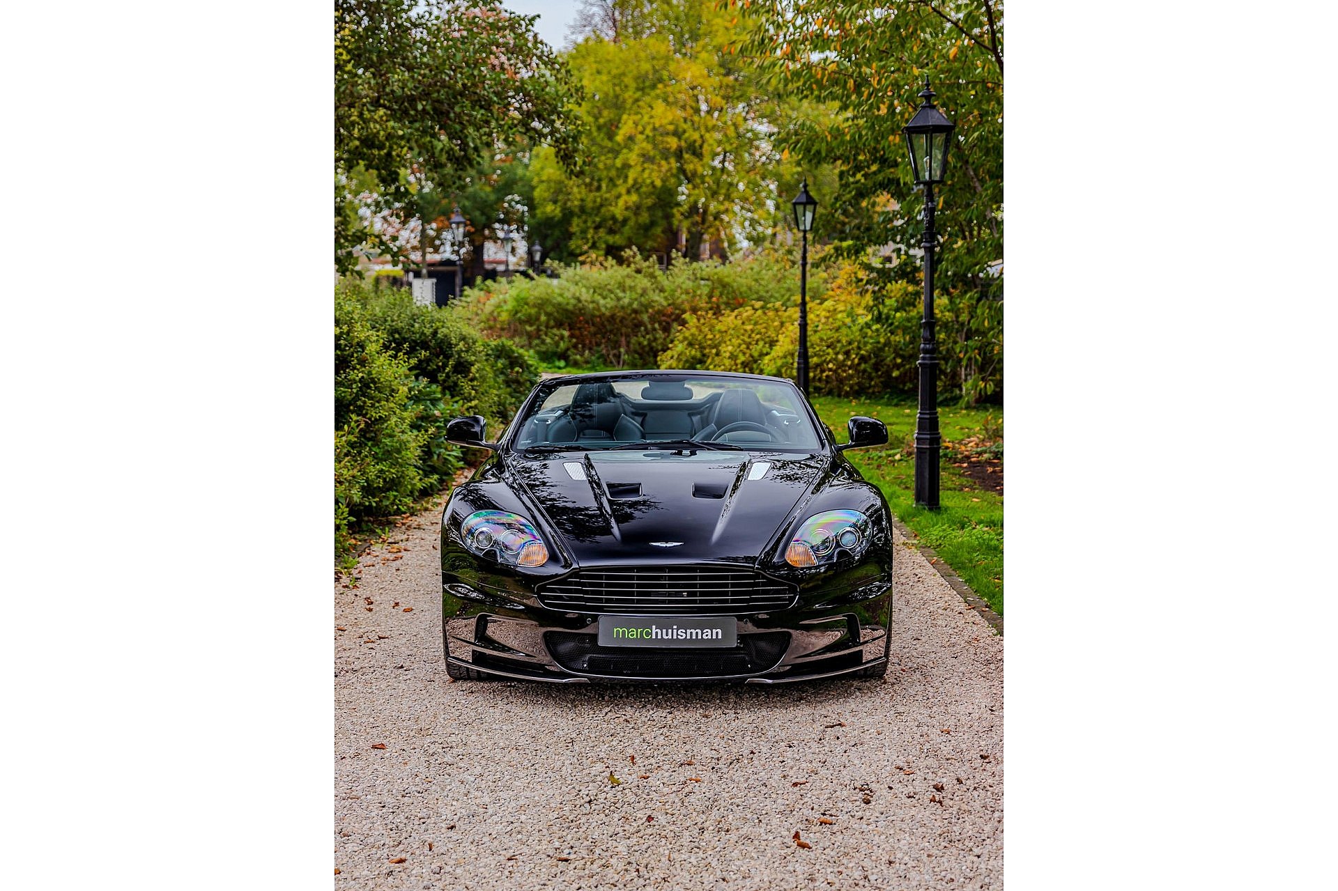 Aston Martin DBS 
