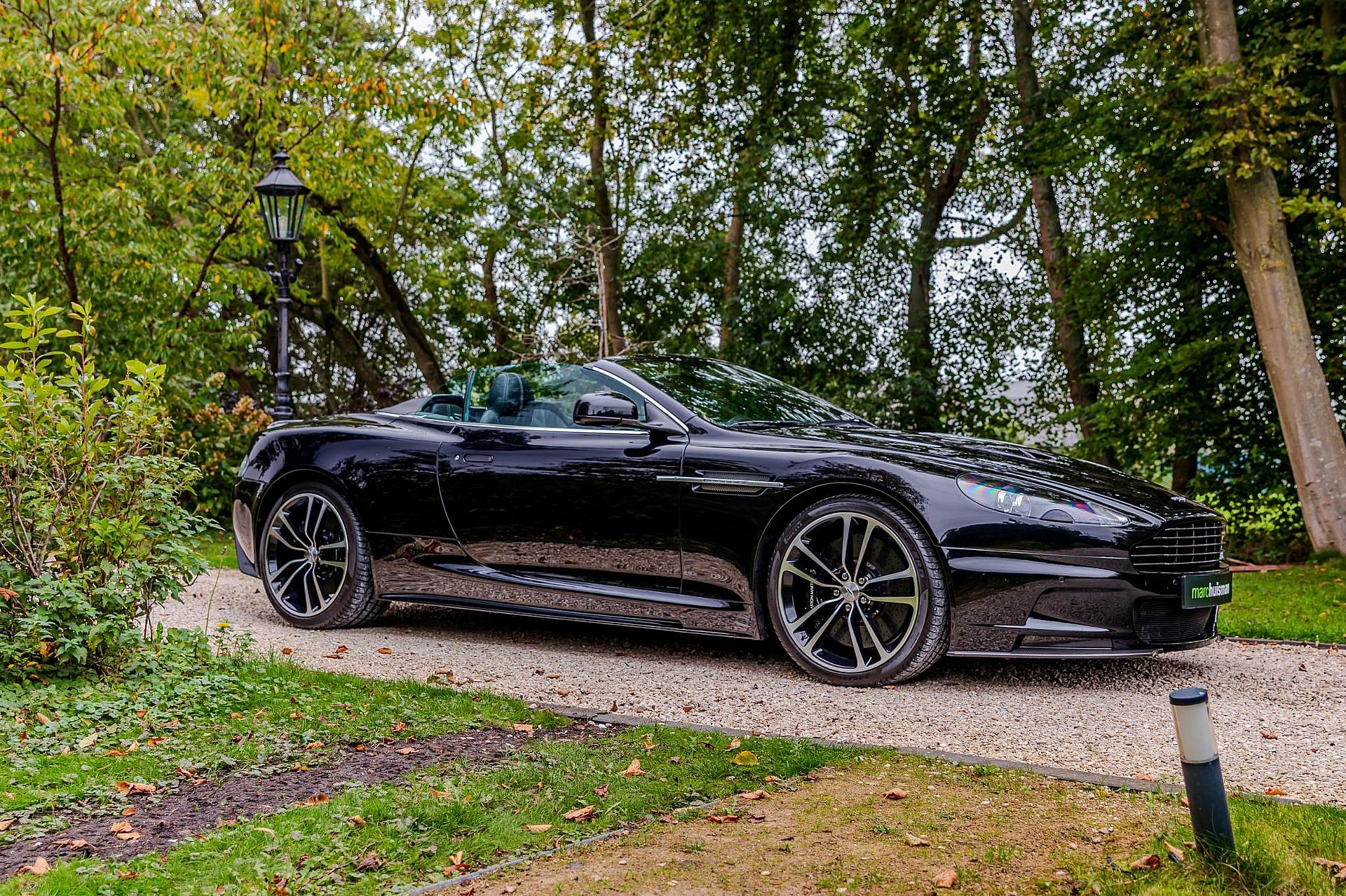 Aston Martin DBS 
