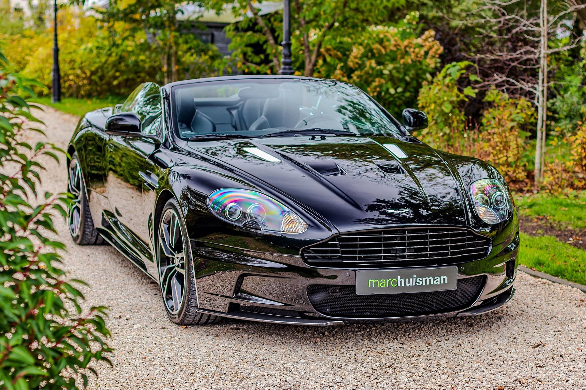 Aston Martin DBS 