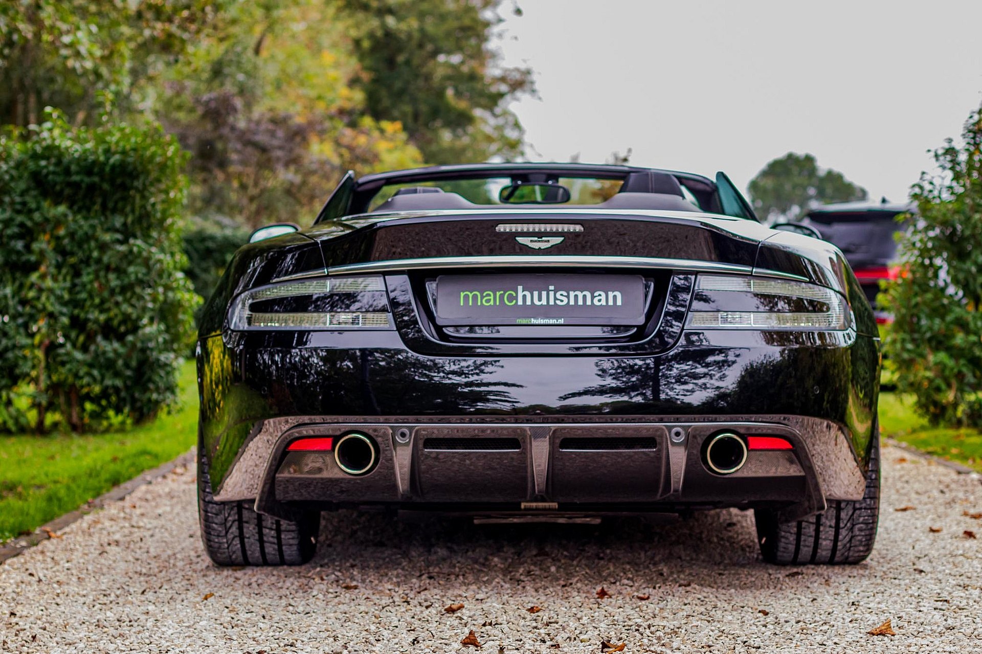 Aston Martin DBS 