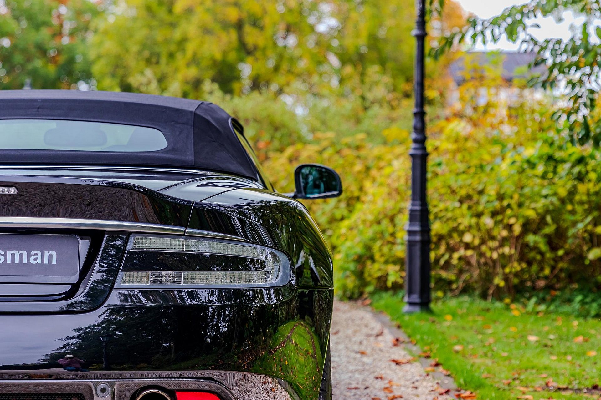 Aston Martin DBS 