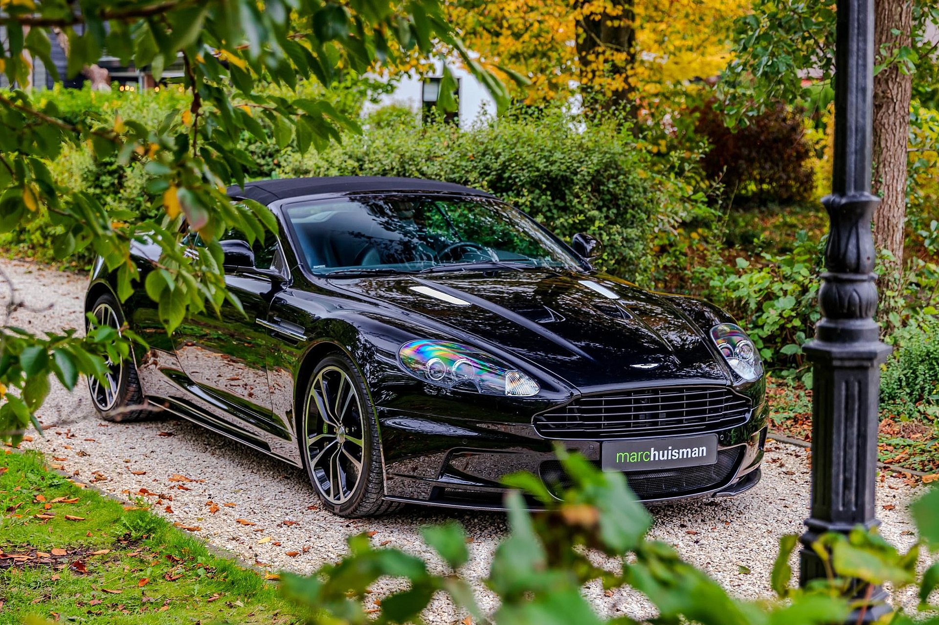 Aston Martin DBS 