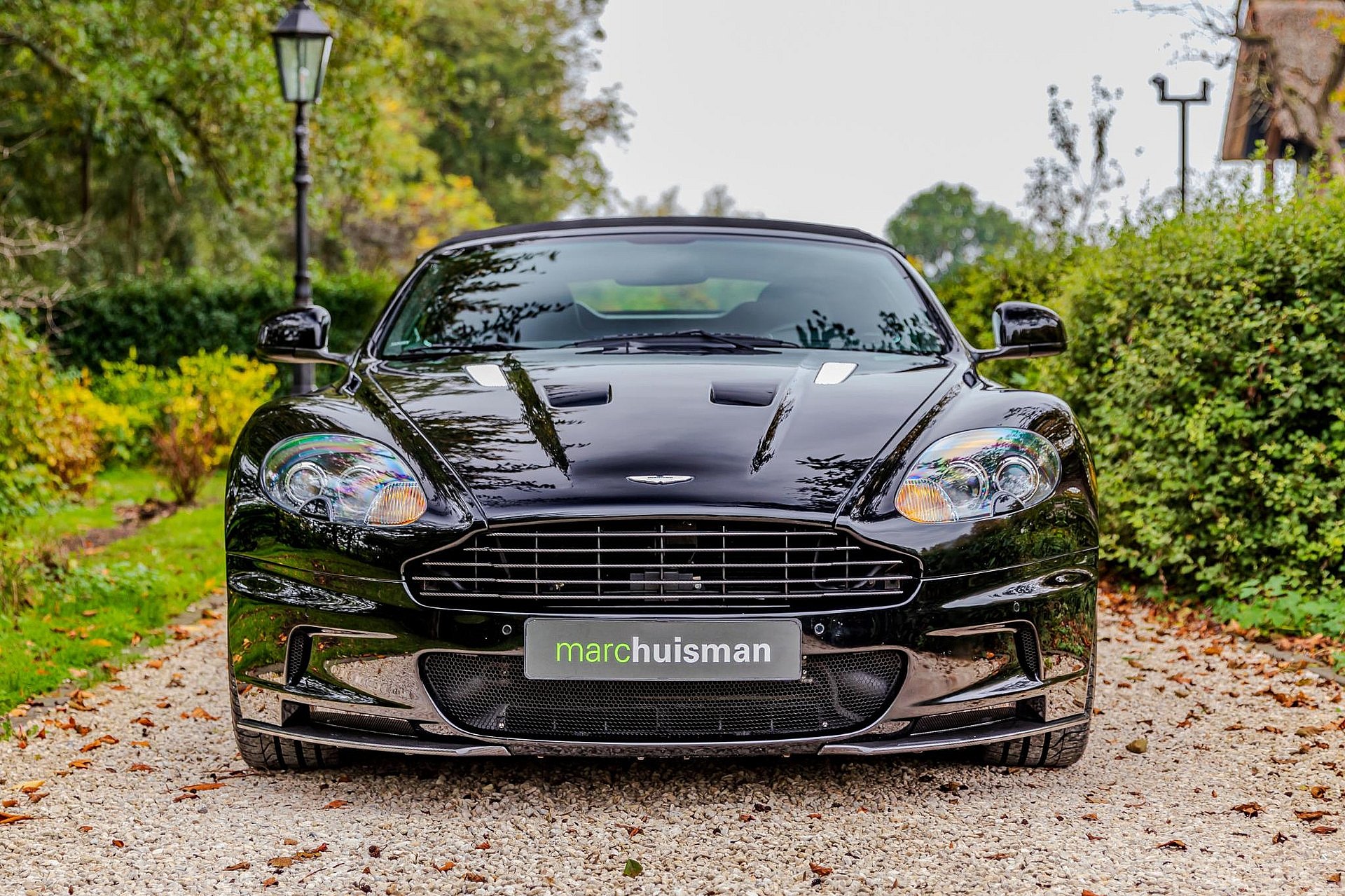 Aston Martin DBS 
