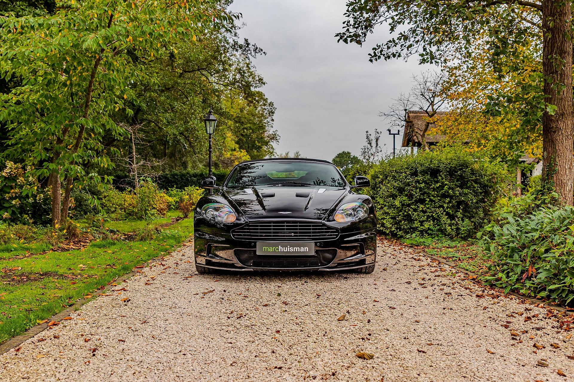 Aston Martin DBS 
