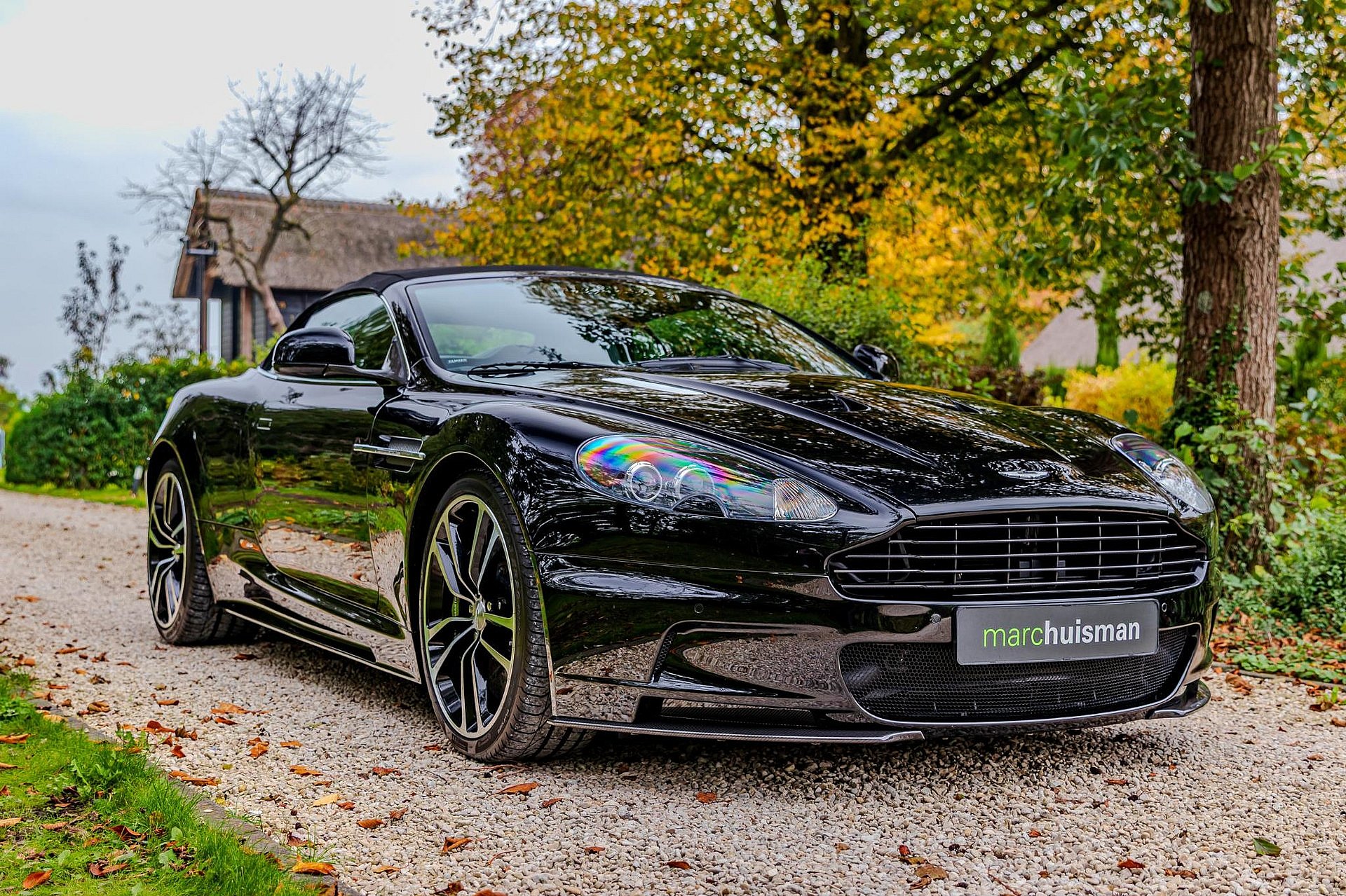 Aston Martin DBS 