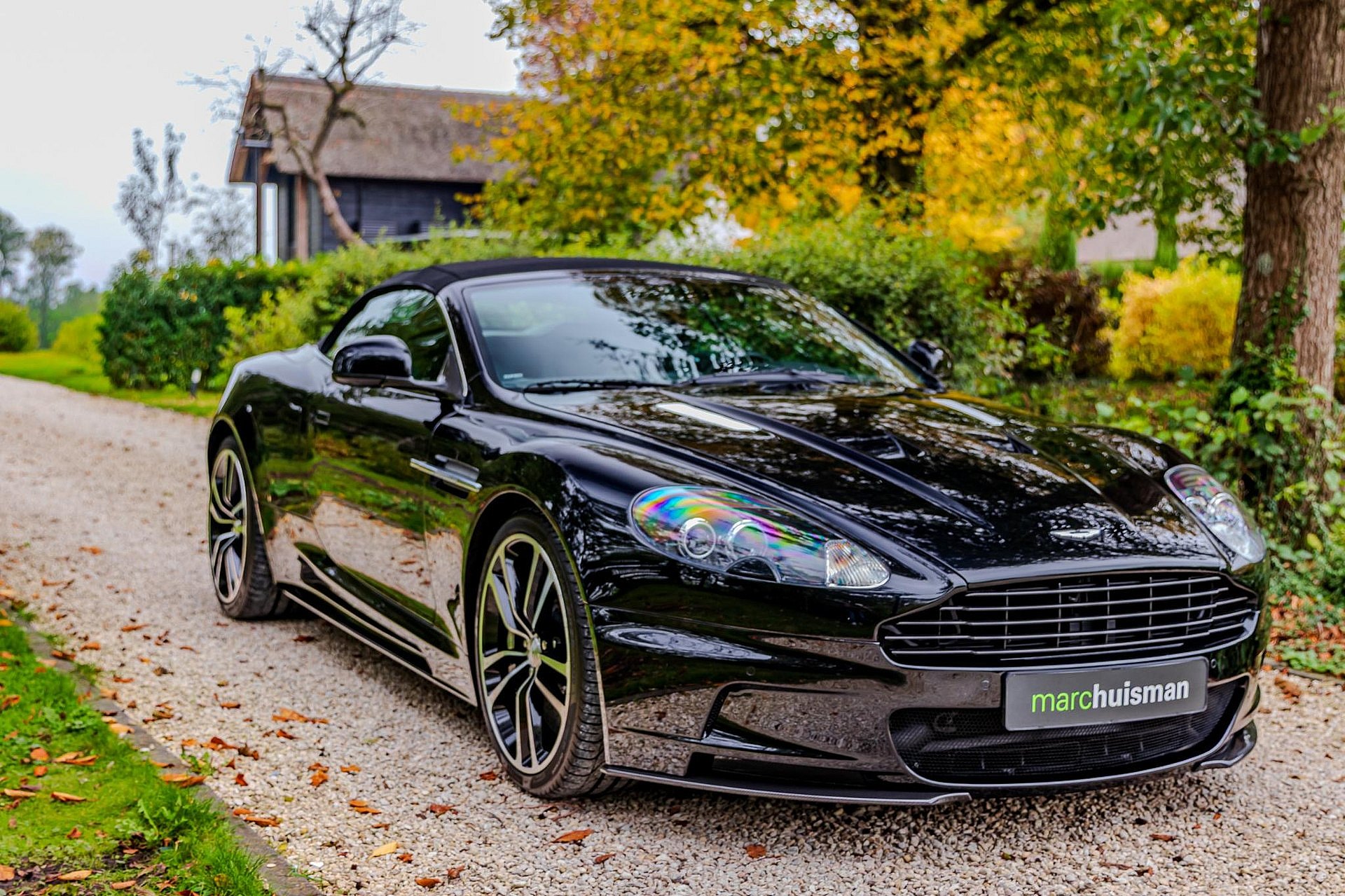 Aston Martin DBS 
