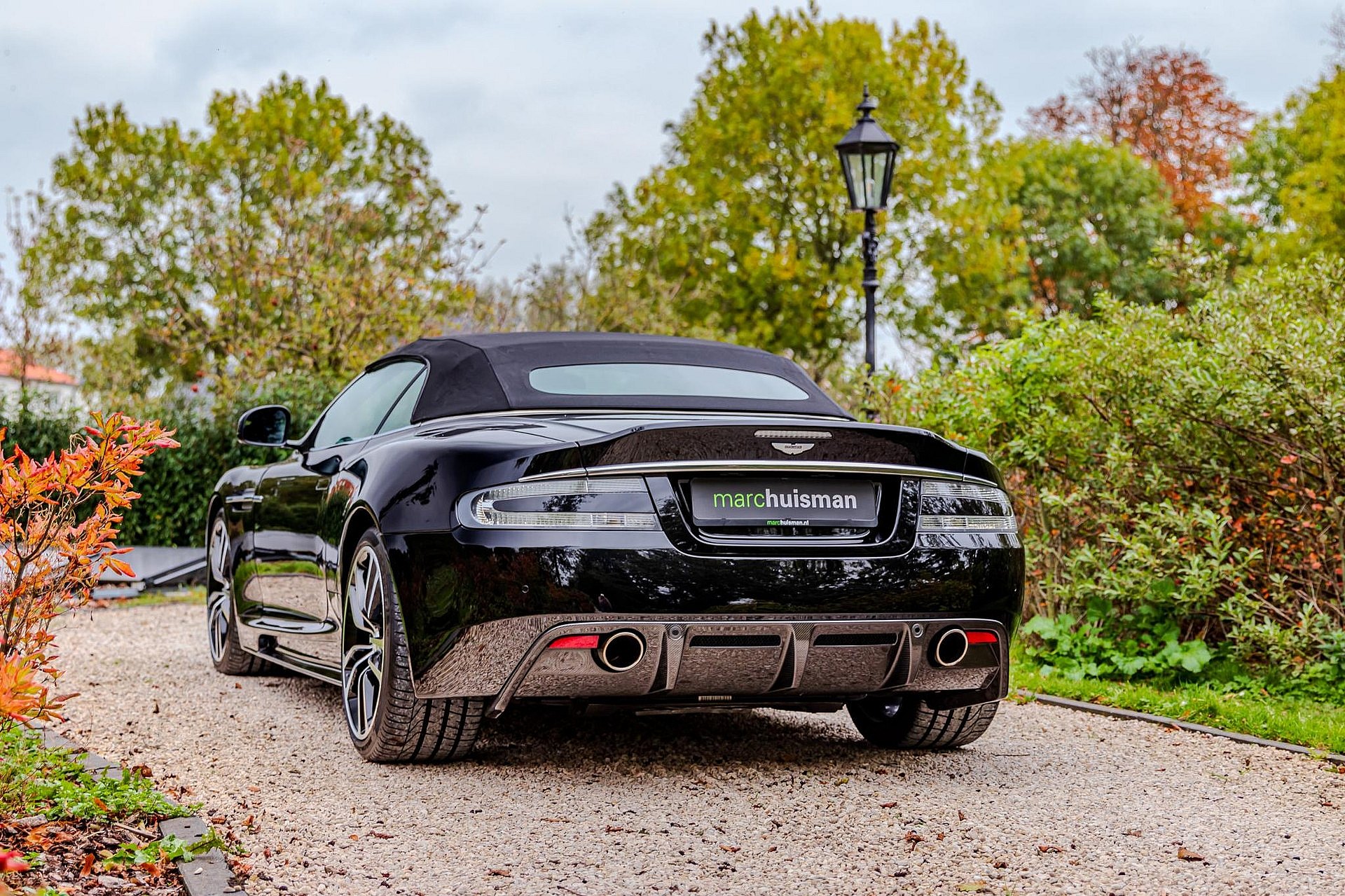Aston Martin DBS 