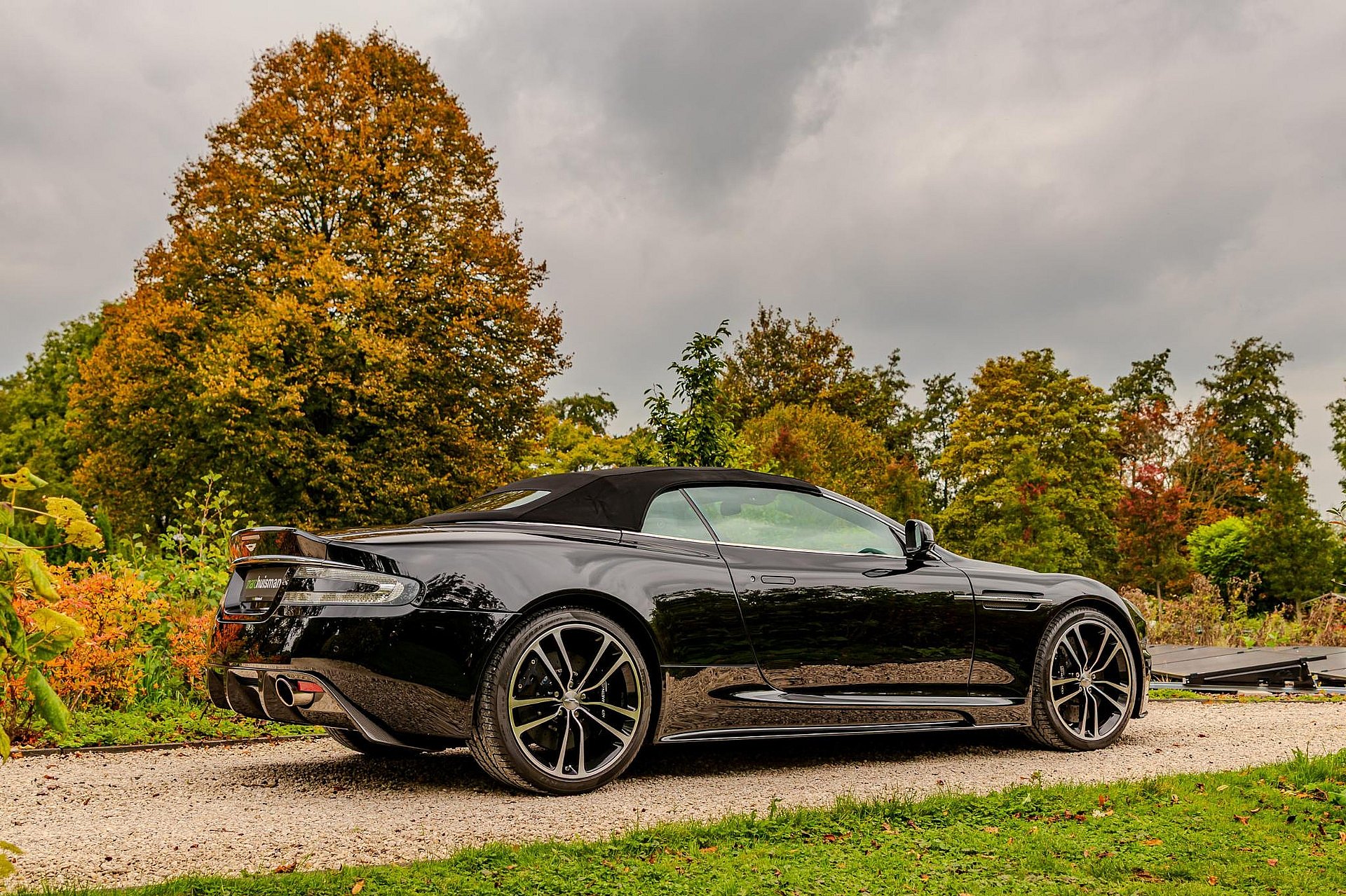 Aston Martin DBS 