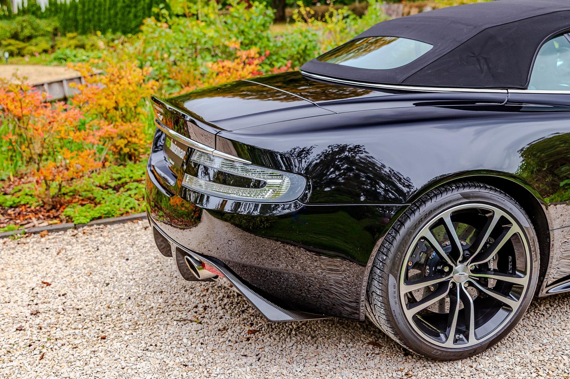 Aston Martin DBS 
