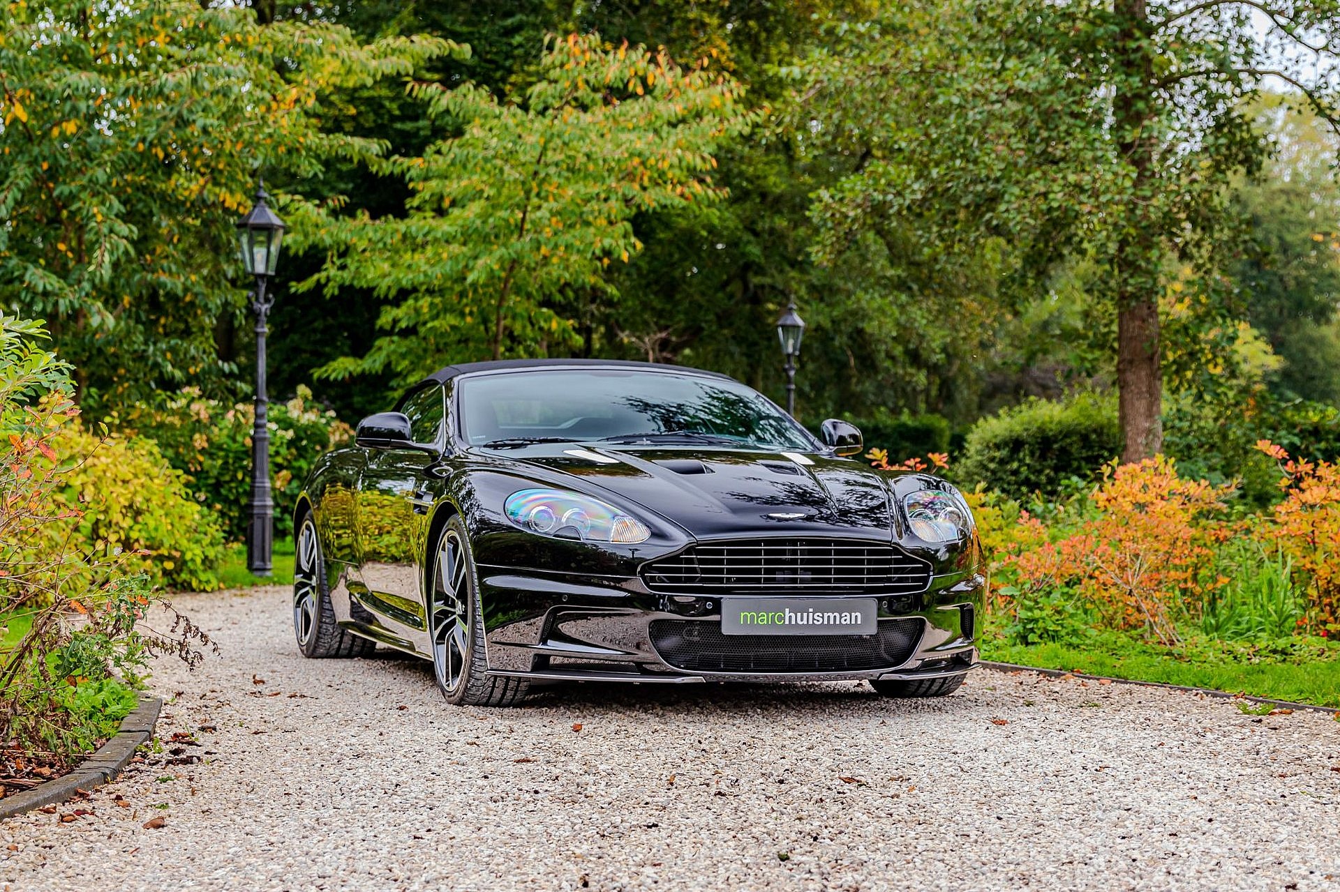 Aston Martin DBS 