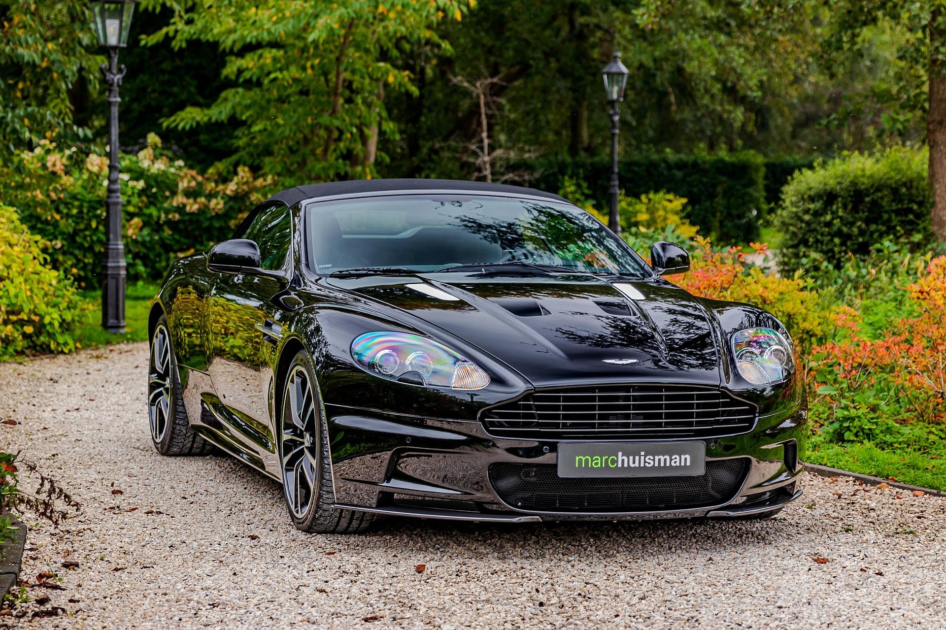 Aston Martin DBS 