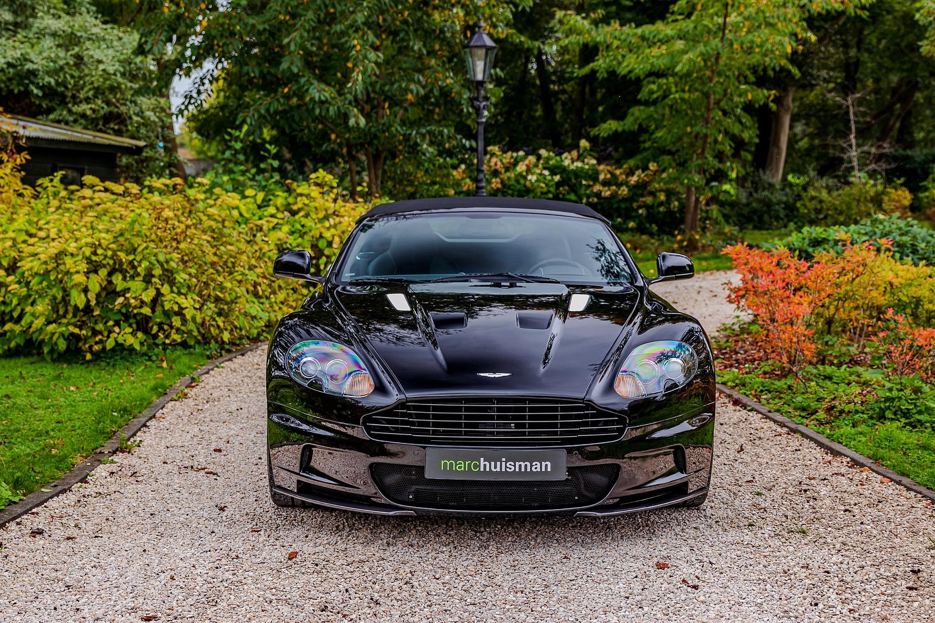 Aston Martin DBS 