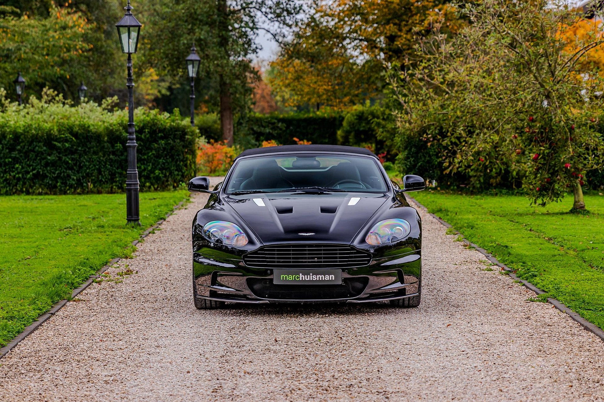 Aston Martin DBS 
