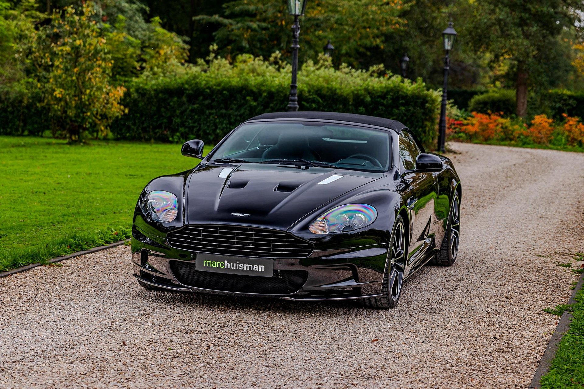 Aston Martin DBS 