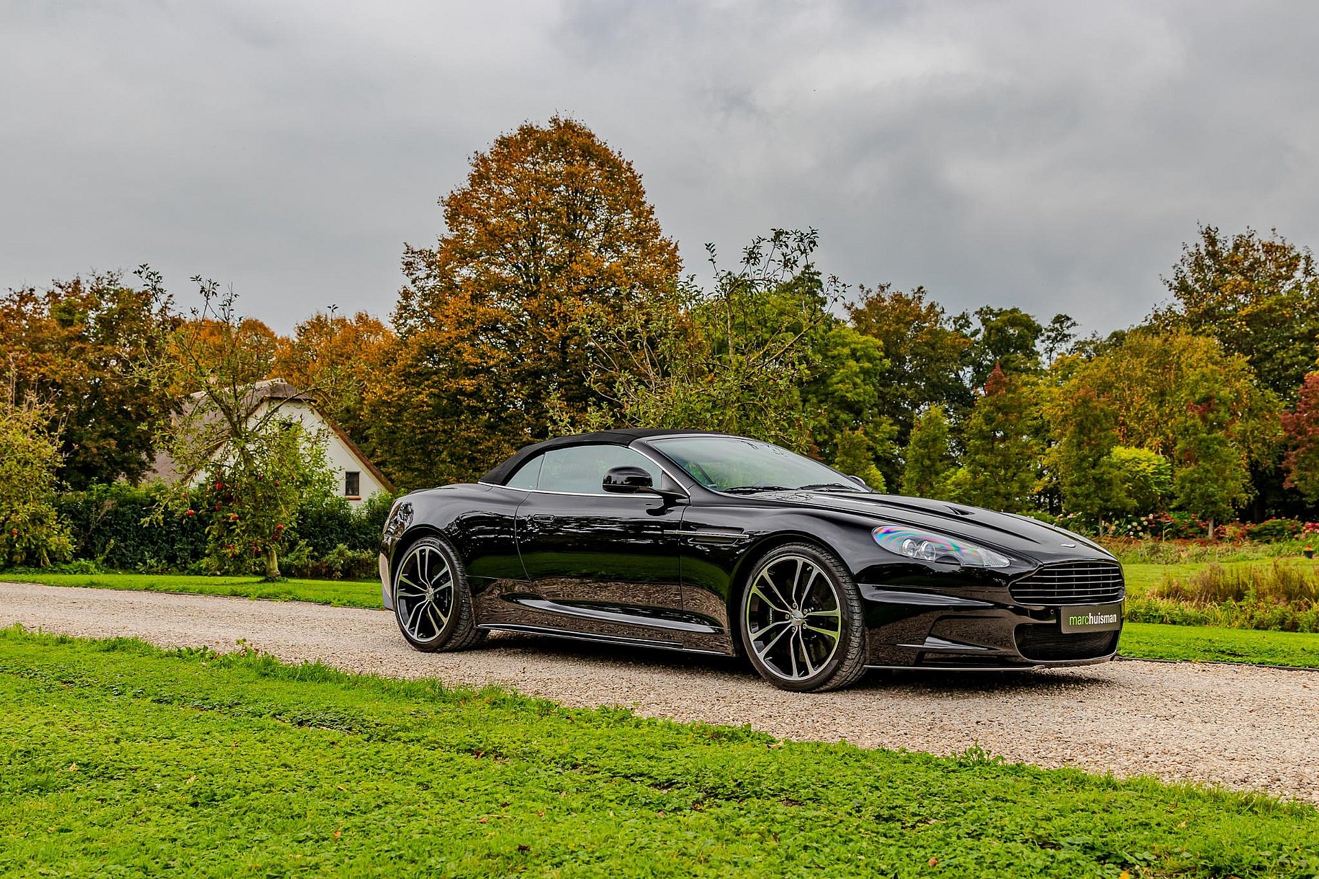Aston Martin DBS 