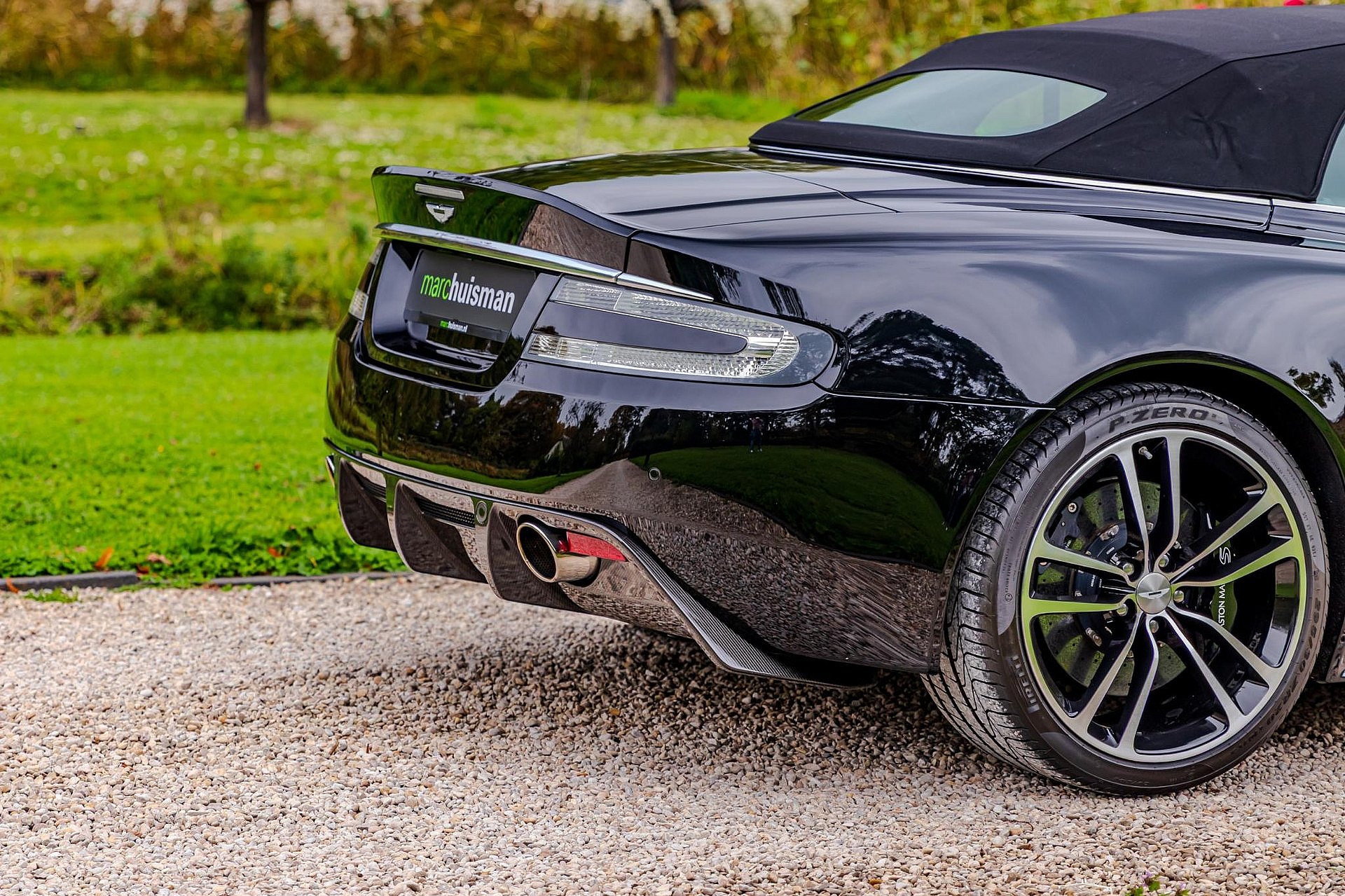 Aston Martin DBS 