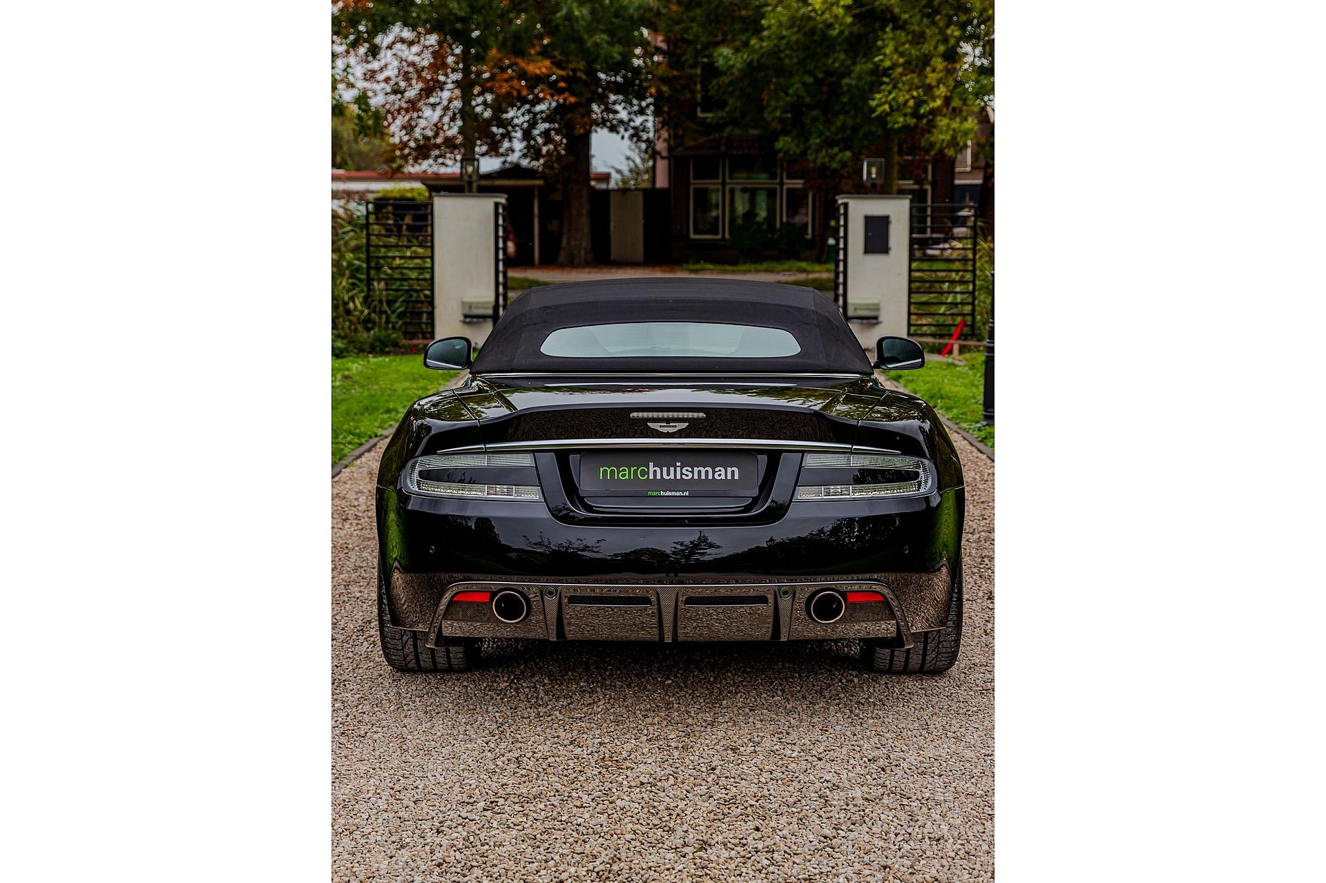 Aston Martin DBS 