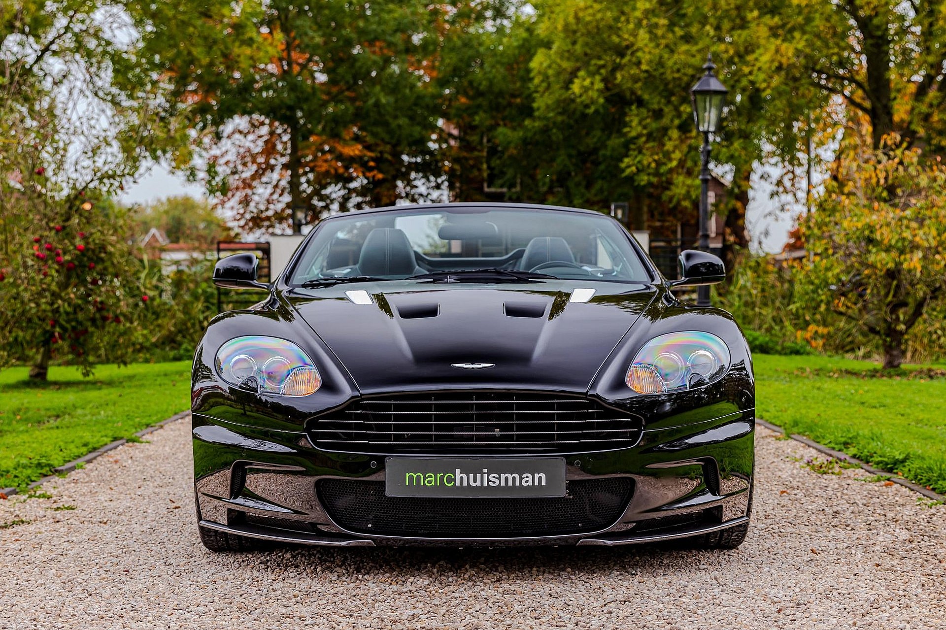 Aston Martin DBS 