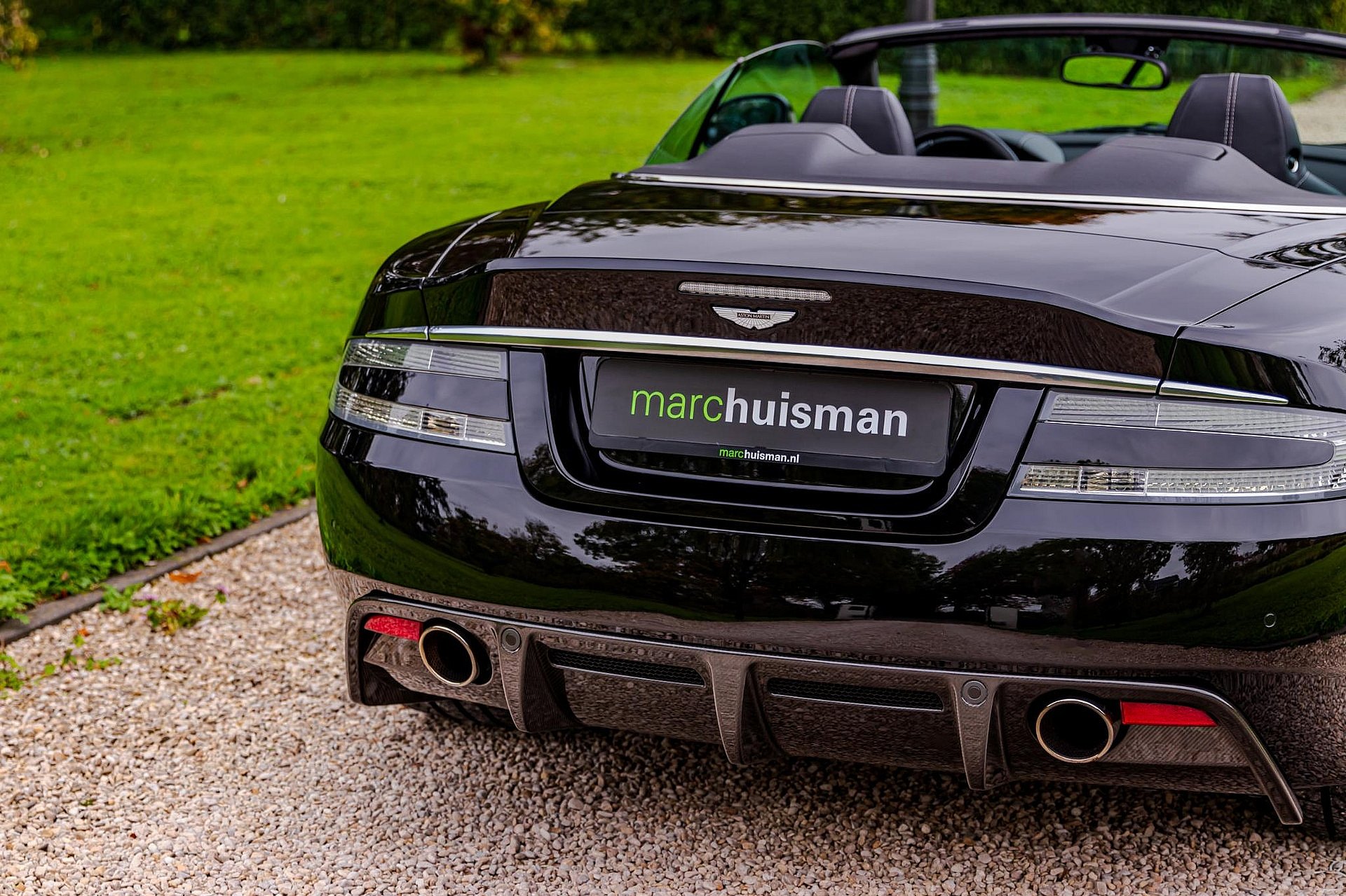 Aston Martin DBS 