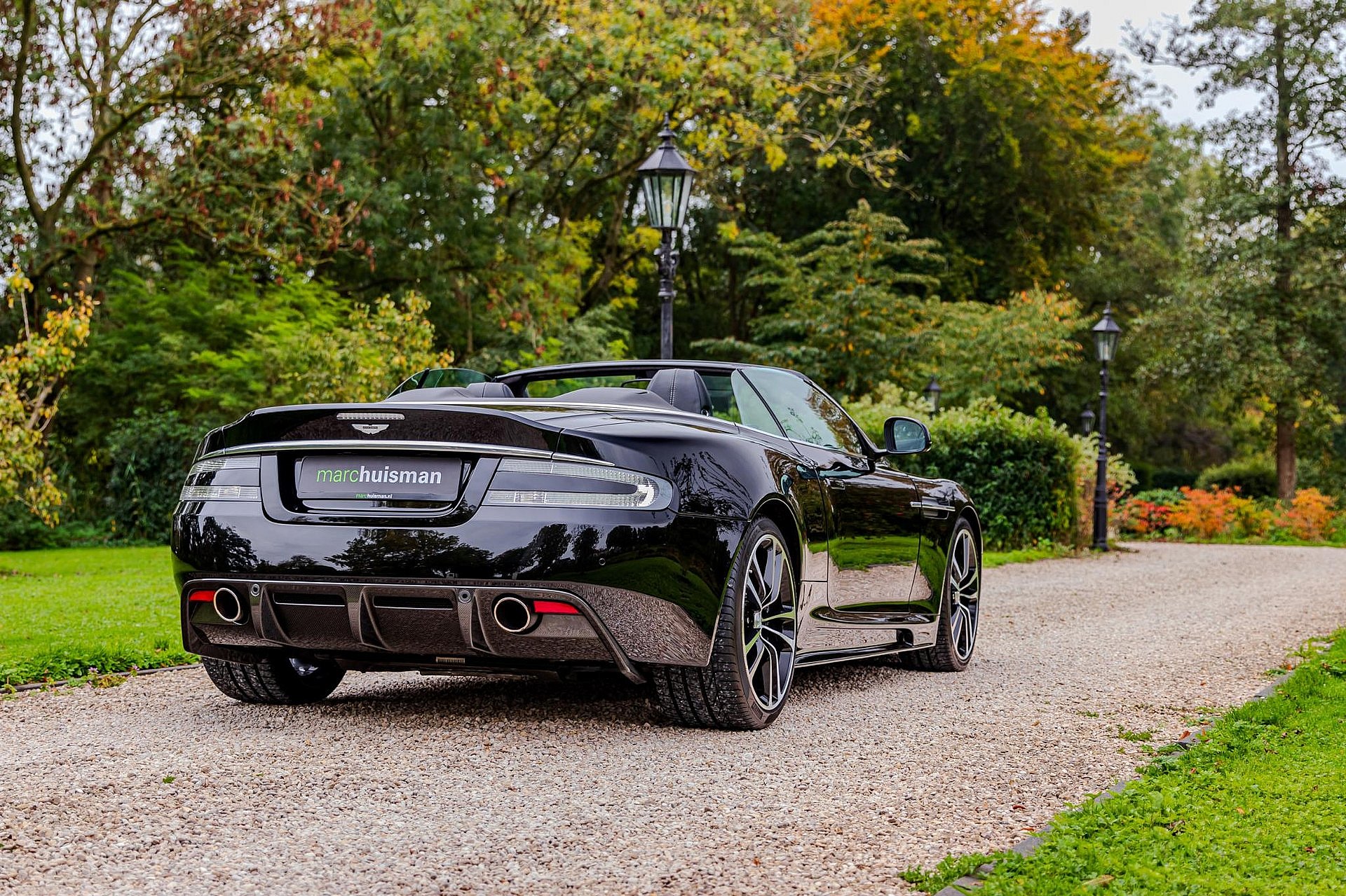 Aston Martin DBS 