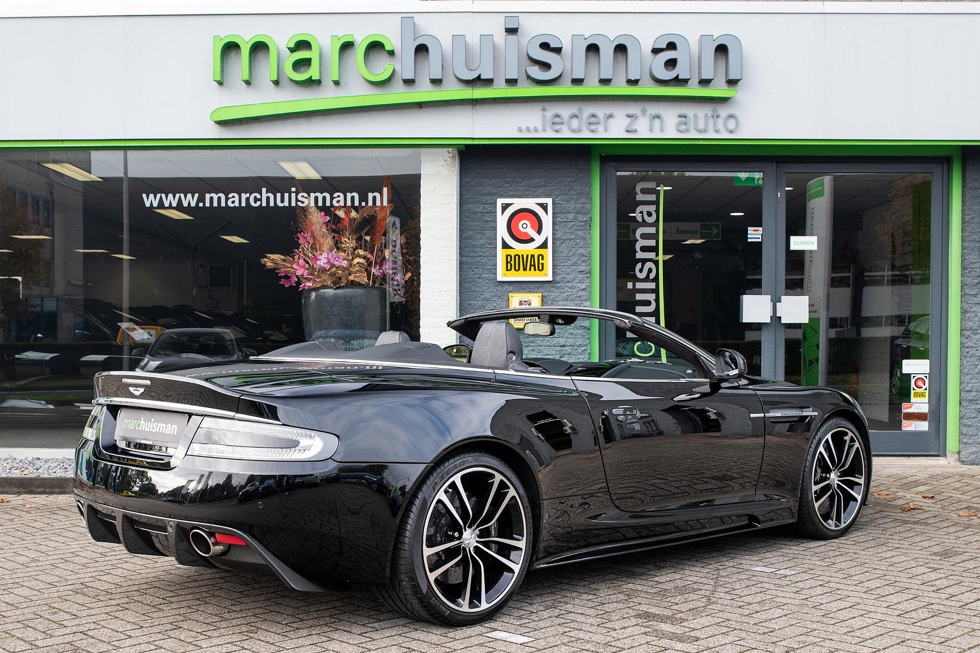 Aston Martin DBS 