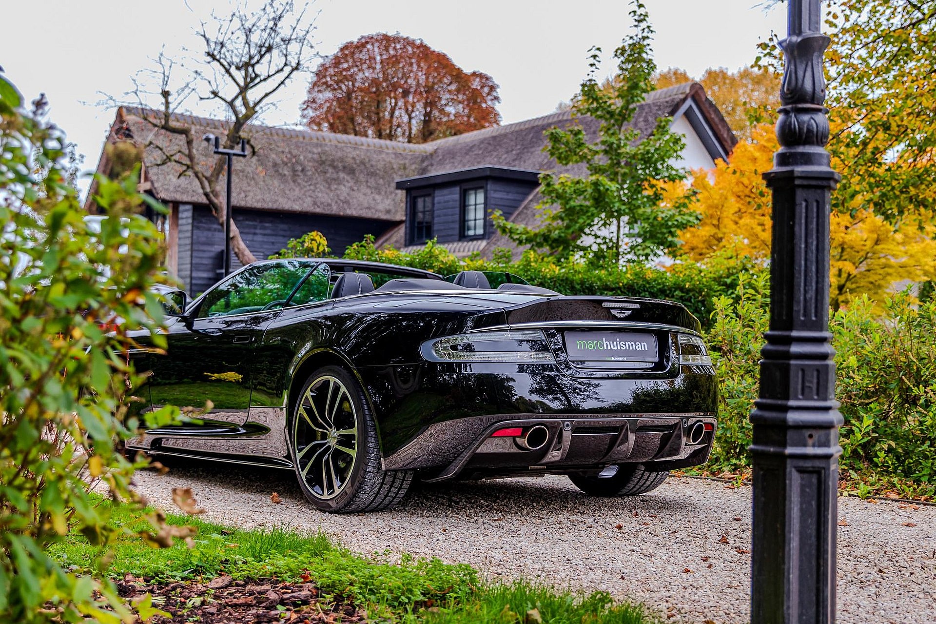 Aston Martin DBS 