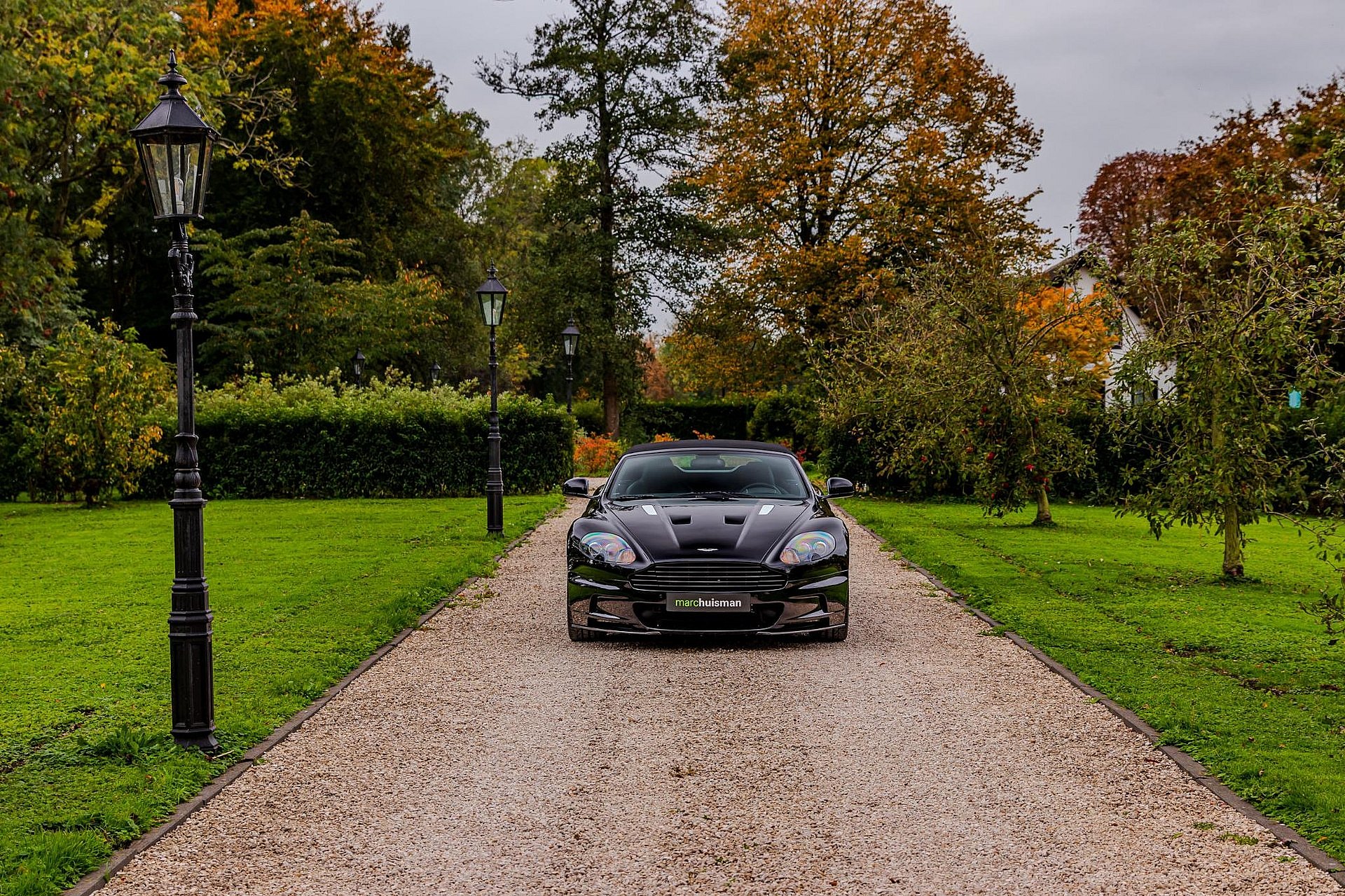 Aston Martin DBS 