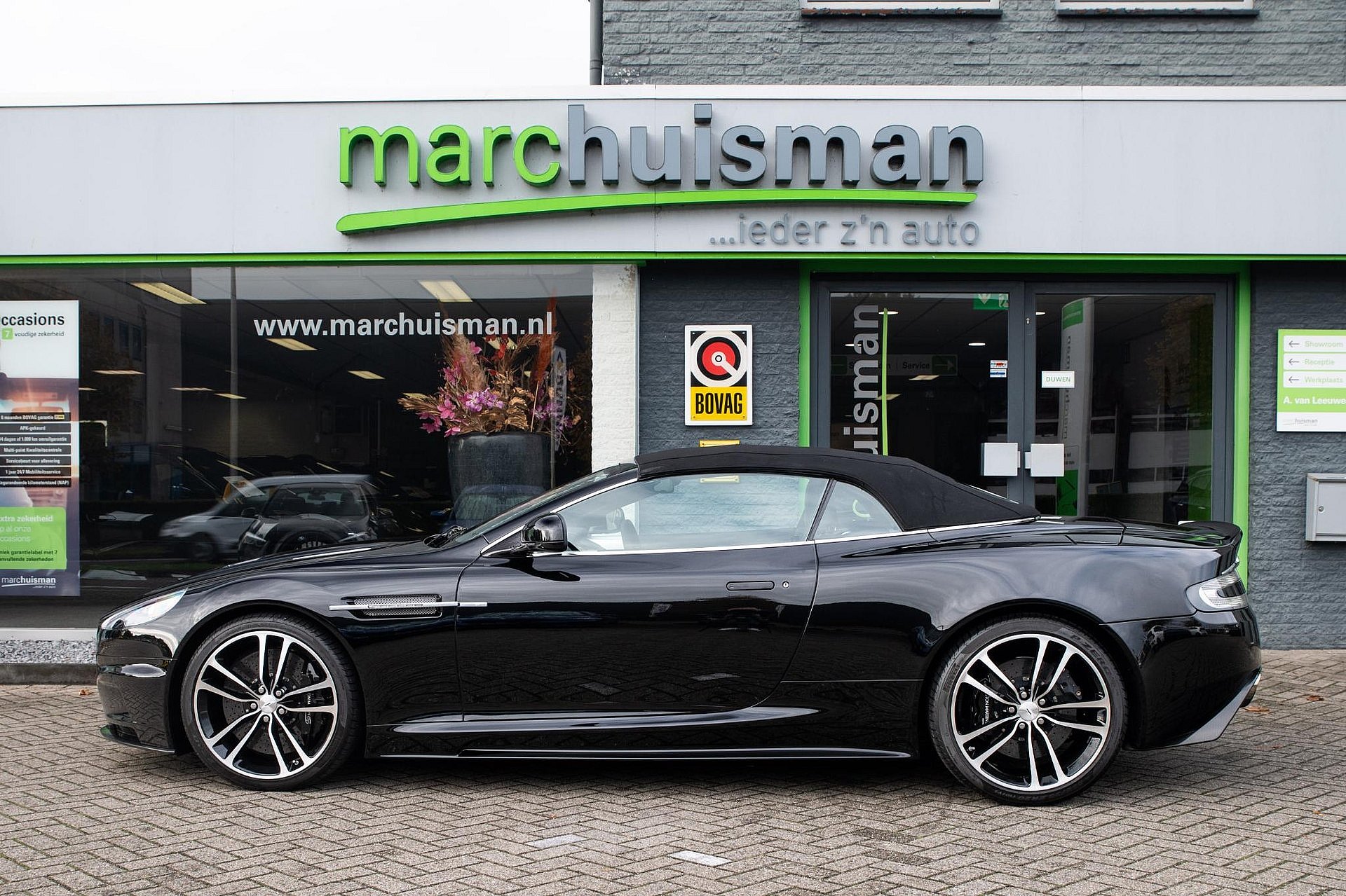 Aston Martin DBS 