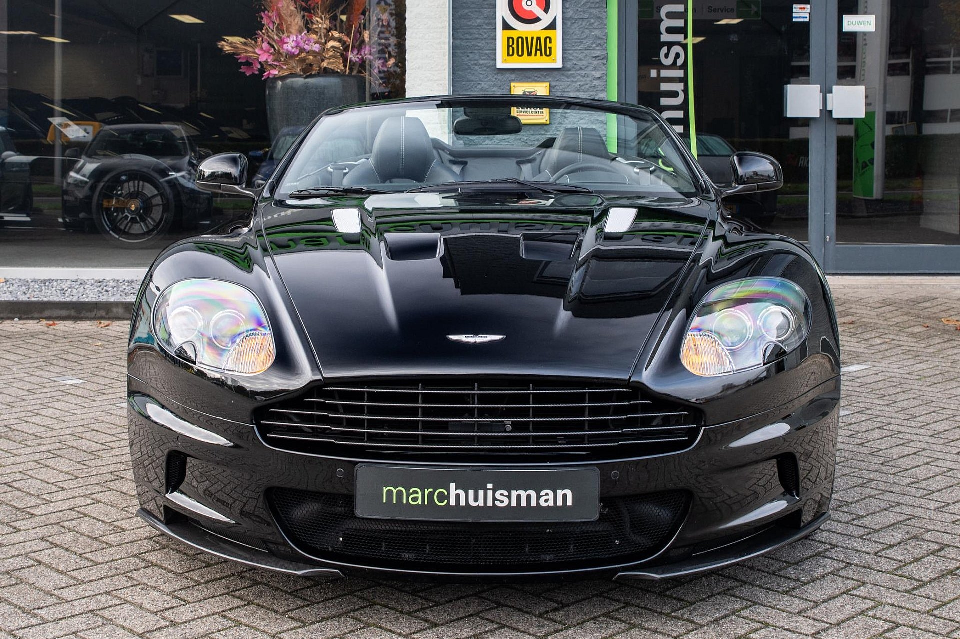 Aston Martin DBS 