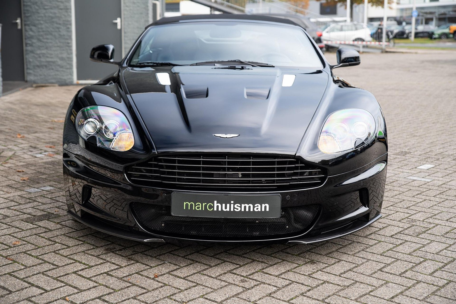 Aston Martin DBS 