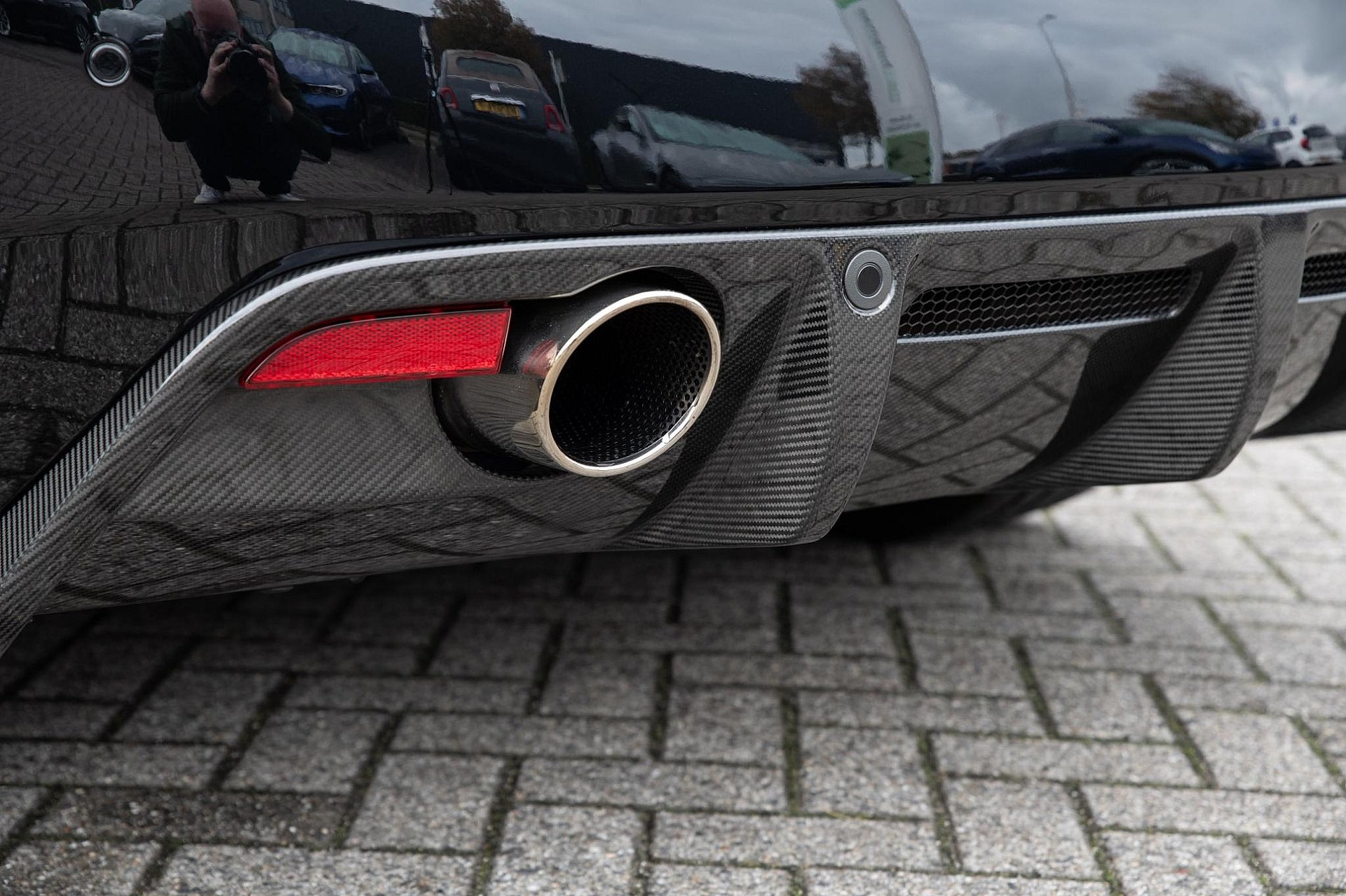 Aston Martin DBS 