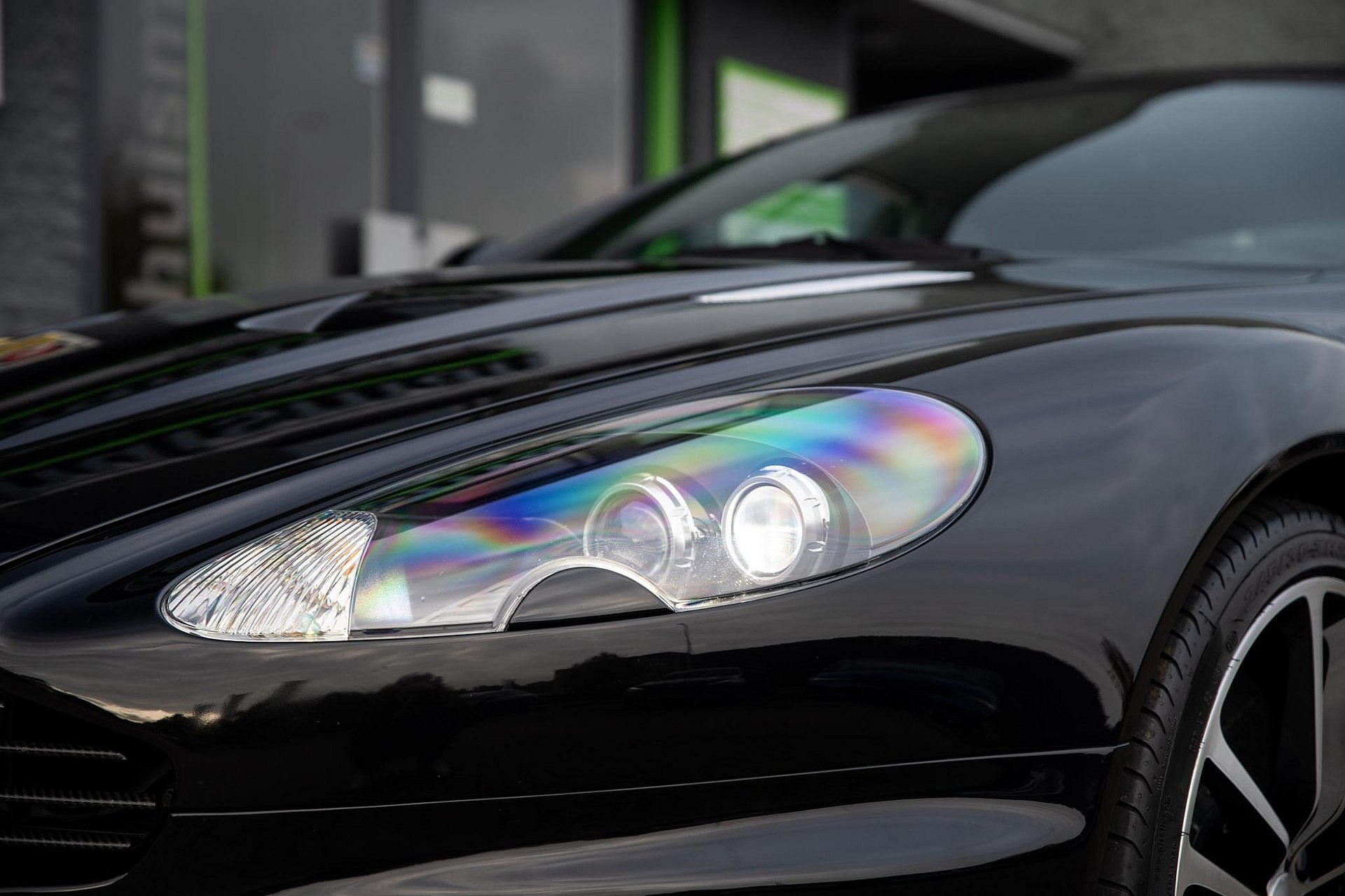 Aston Martin DBS 