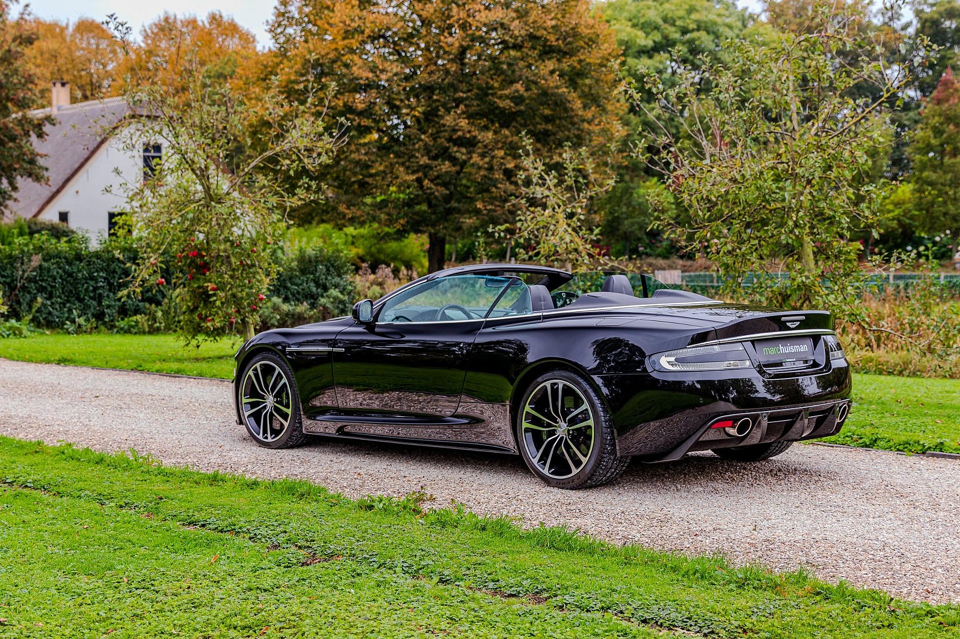 Aston Martin DBS 
