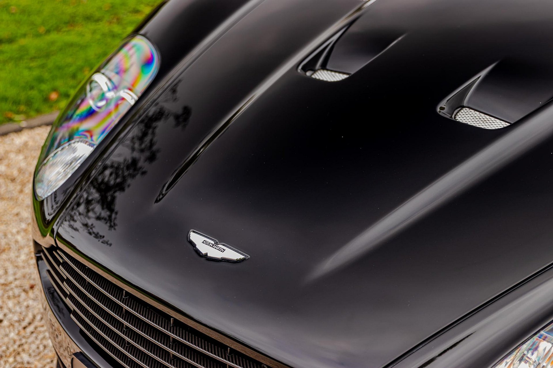 Aston Martin DBS 