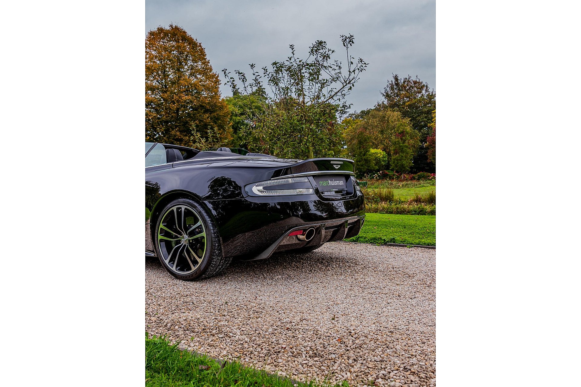 Aston Martin DBS 