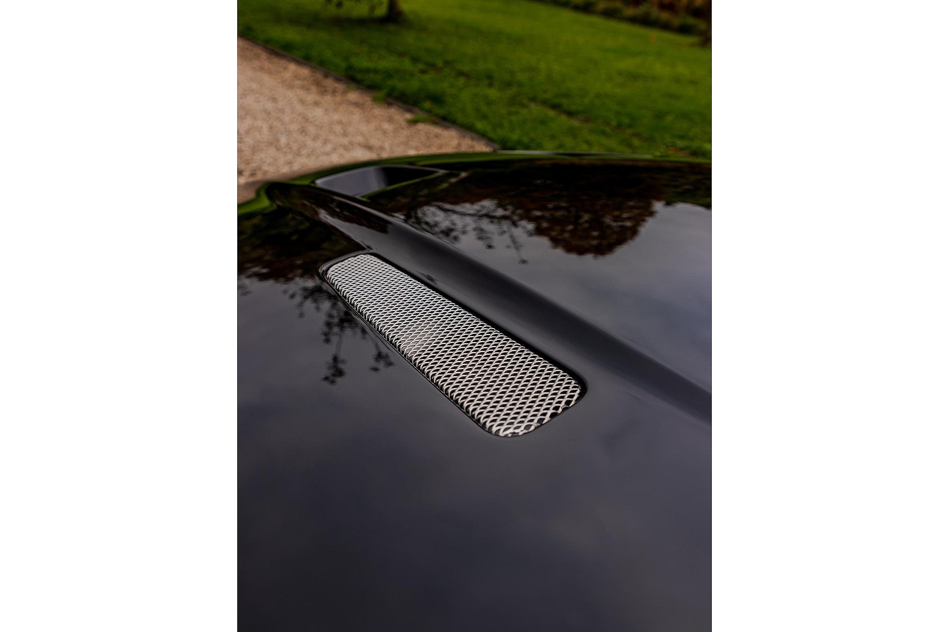 Aston Martin DBS 