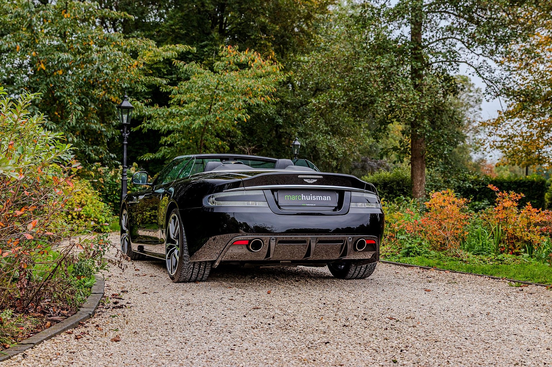 Aston Martin DBS 