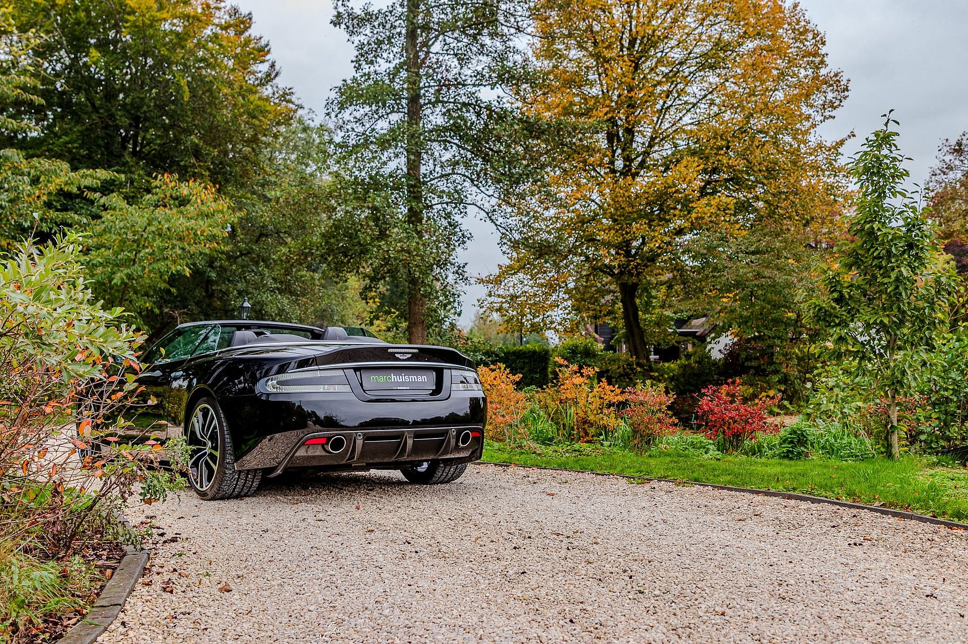 Aston Martin DBS 