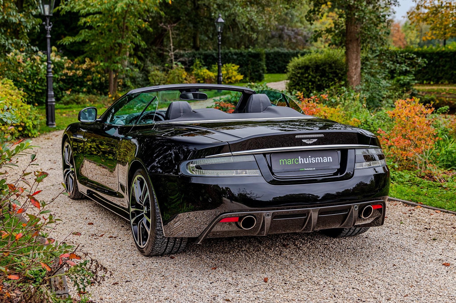 Aston Martin DBS 