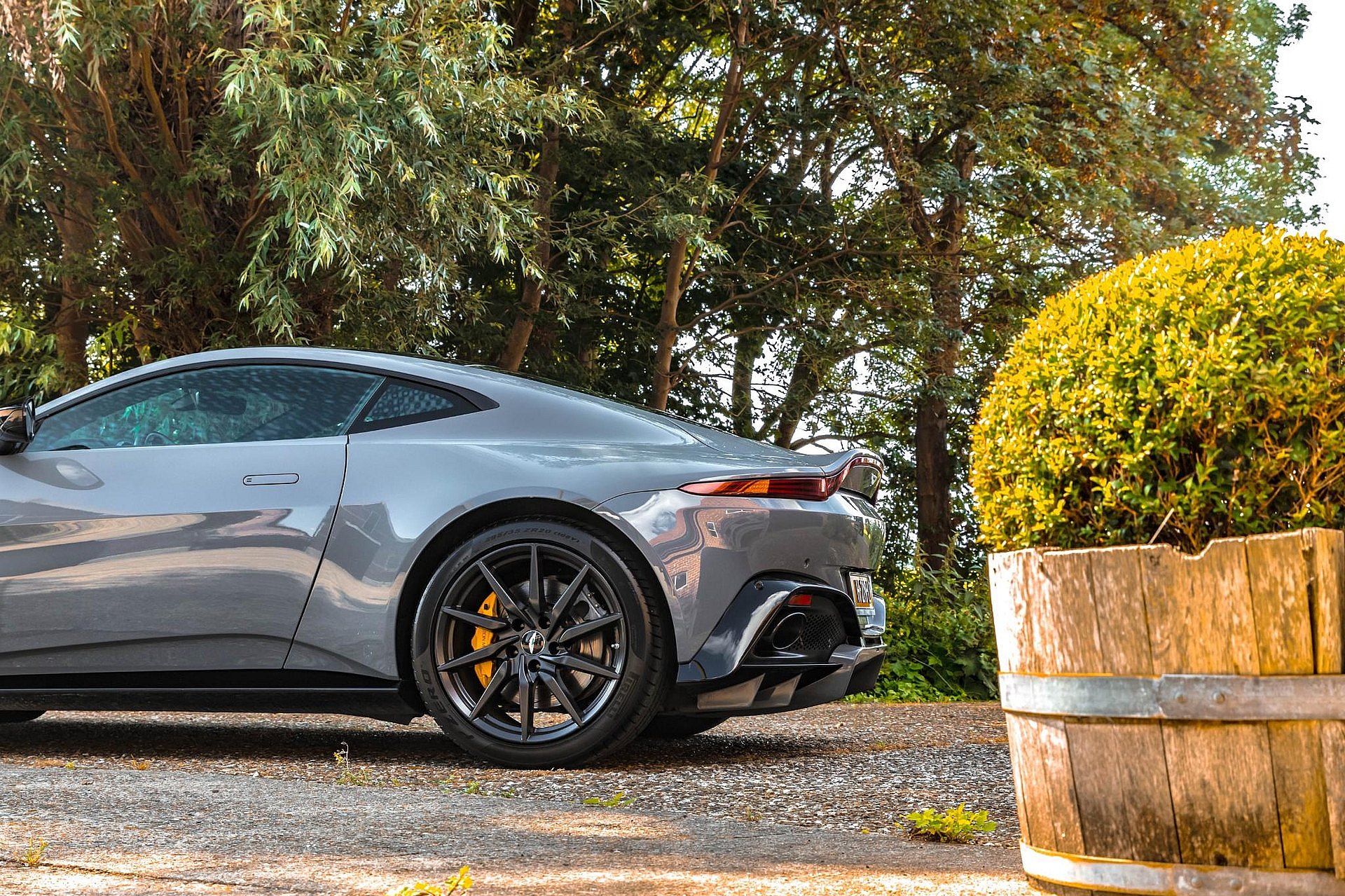 Aston Martin Vantage 