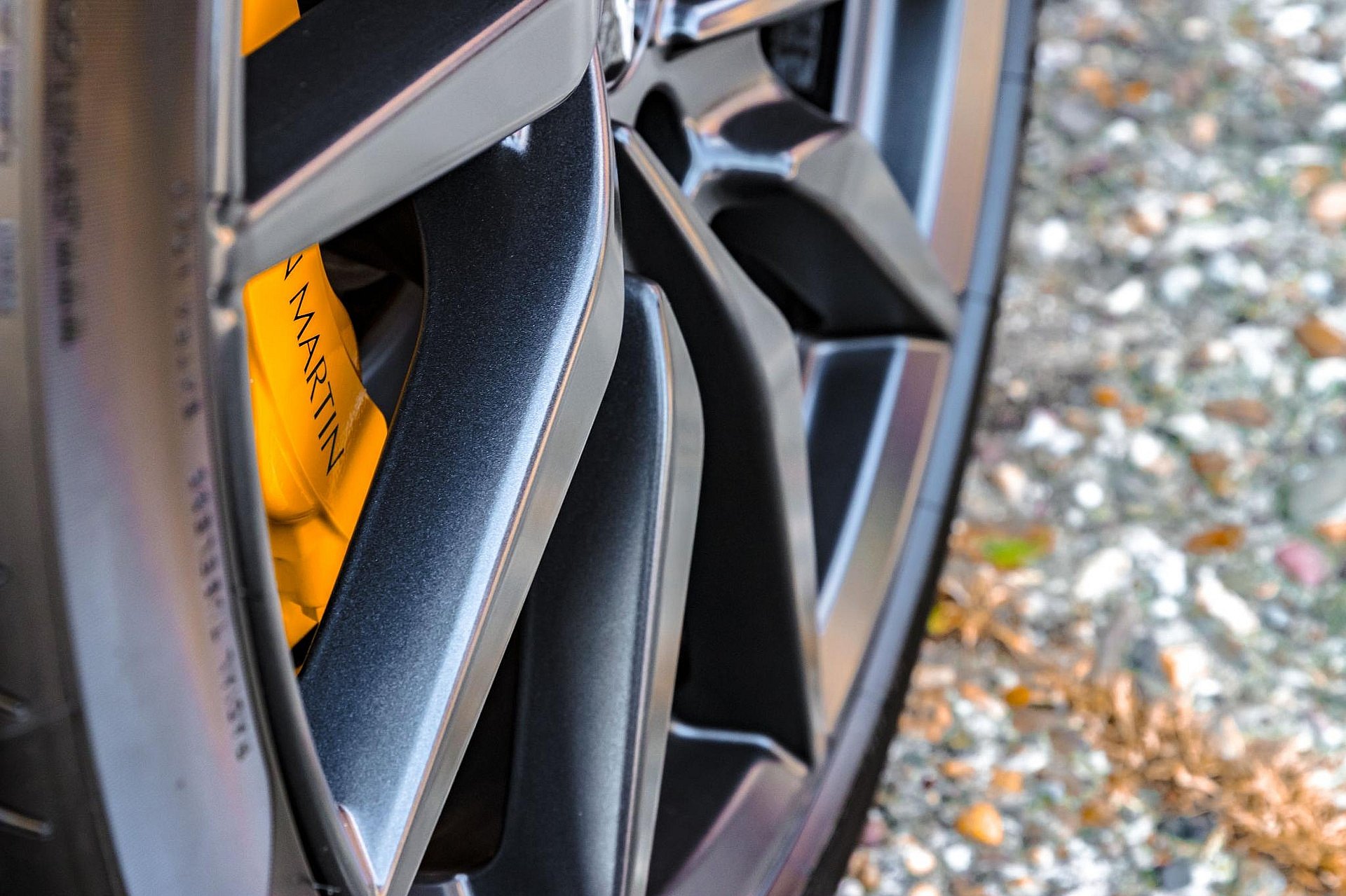 Aston Martin Vantage 